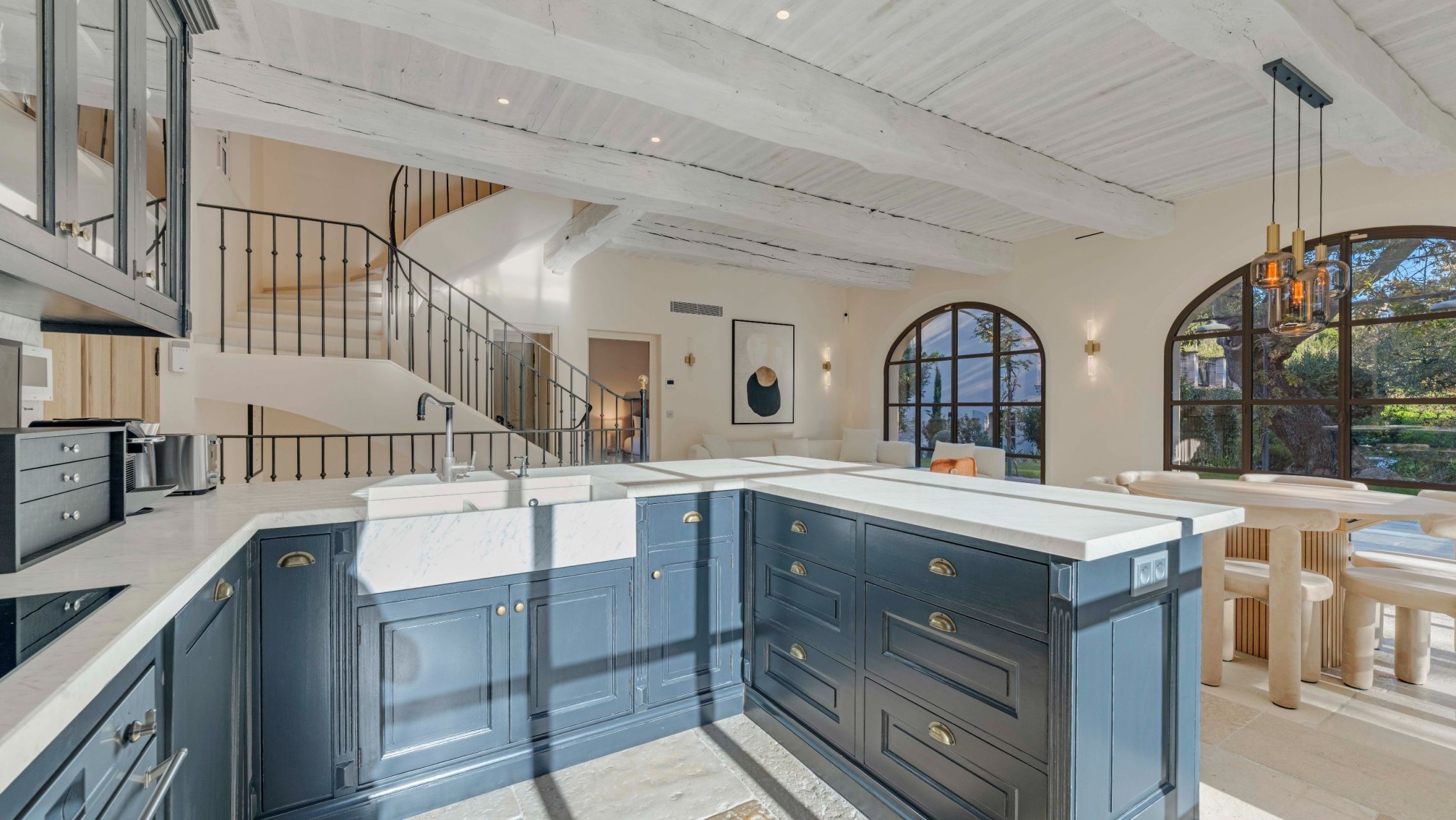 villa 15 Rooms for sale on ST TROPEZ (83990)