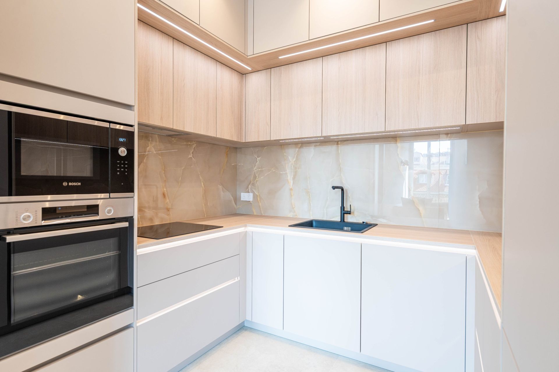 apartment 4 Rooms for sale on CANNES (06400)