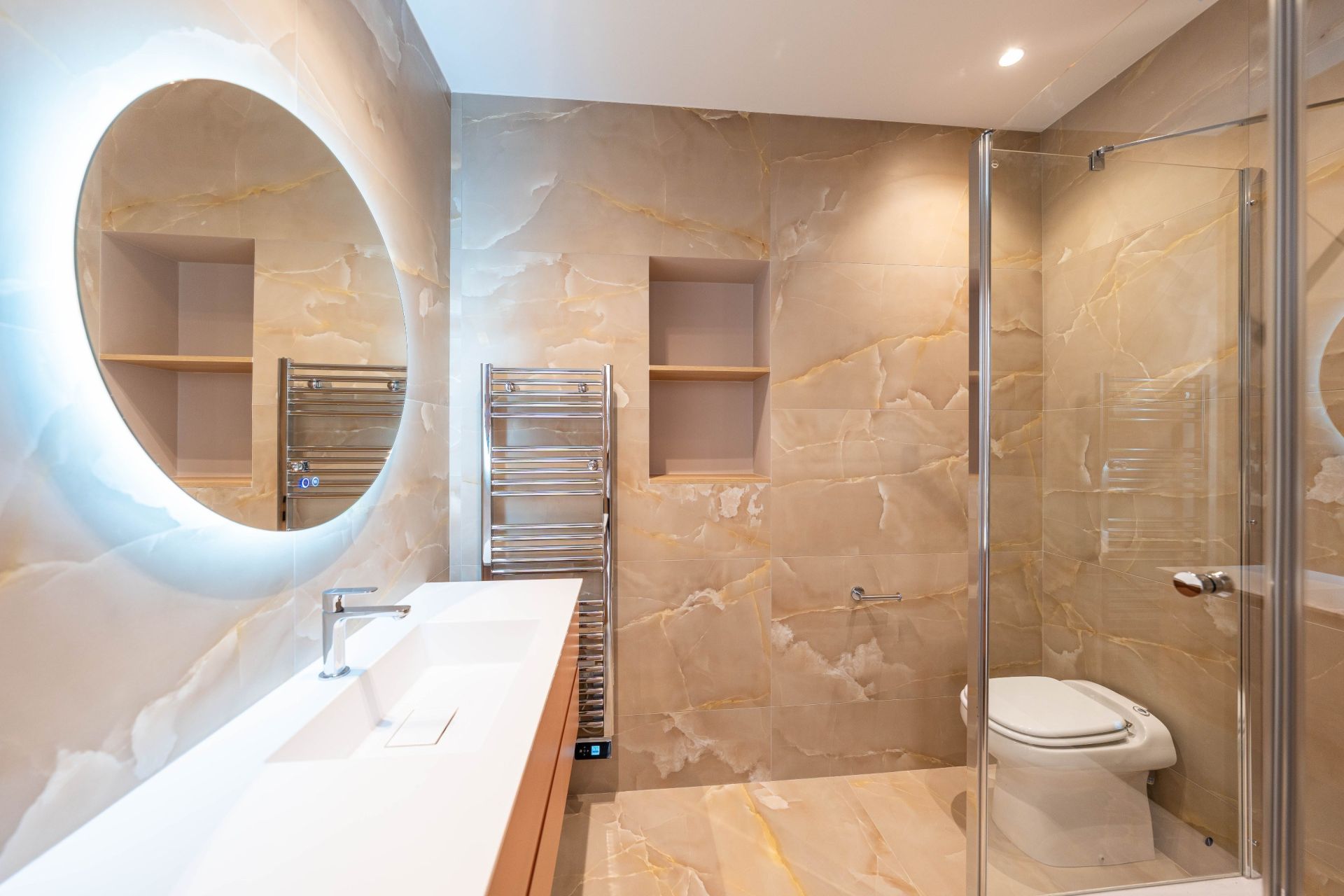 apartment 4 Rooms for sale on CANNES (06400)