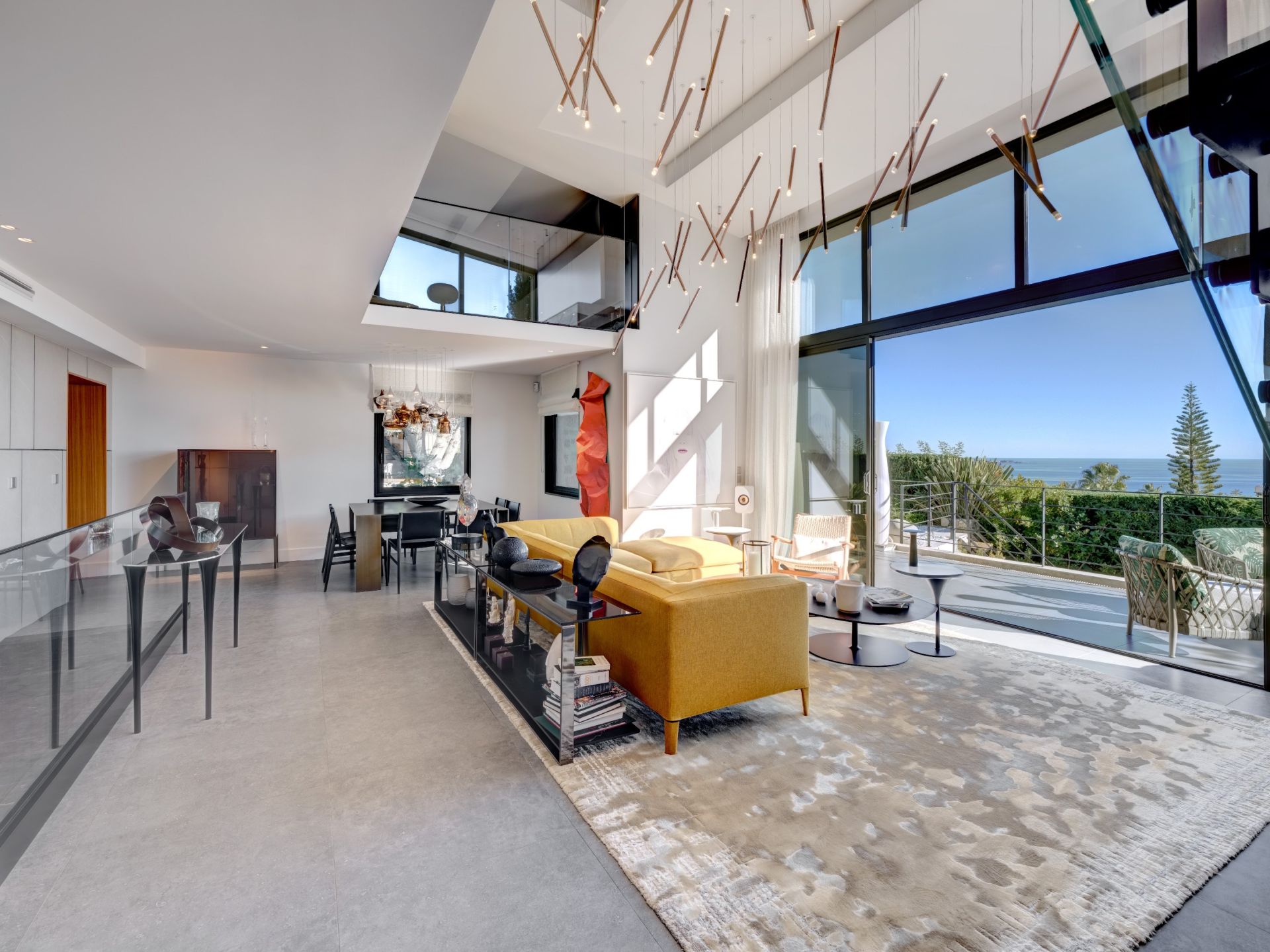 villa 5 Rooms for sale on CANNES (06400)