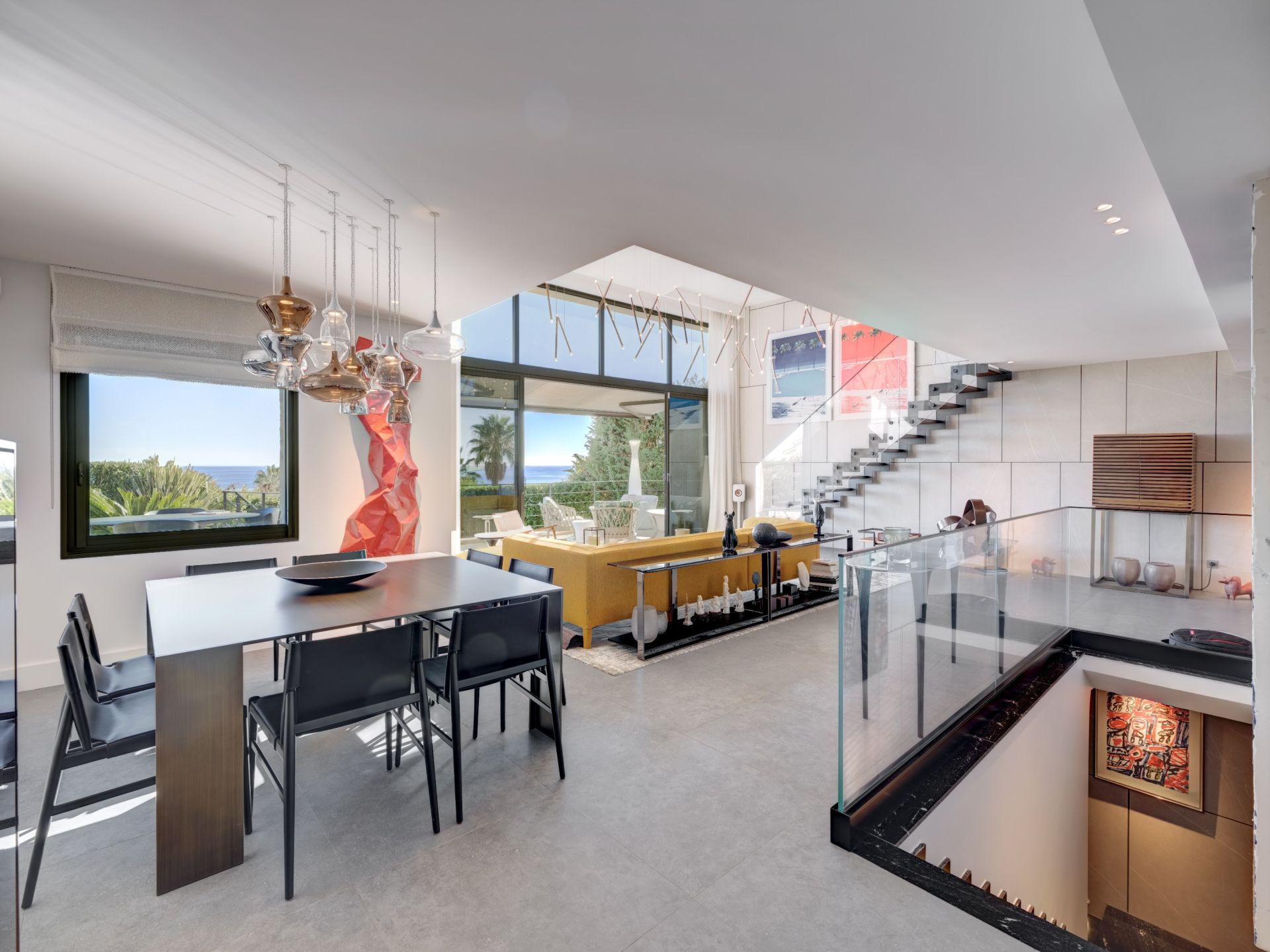 villa 5 Rooms for sale on CANNES (06400)