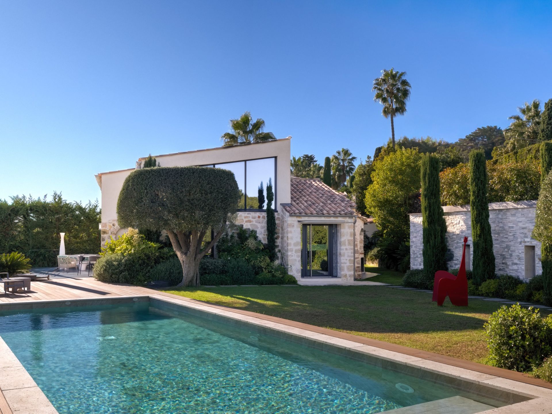 villa 5 Rooms for sale on CANNES (06400)