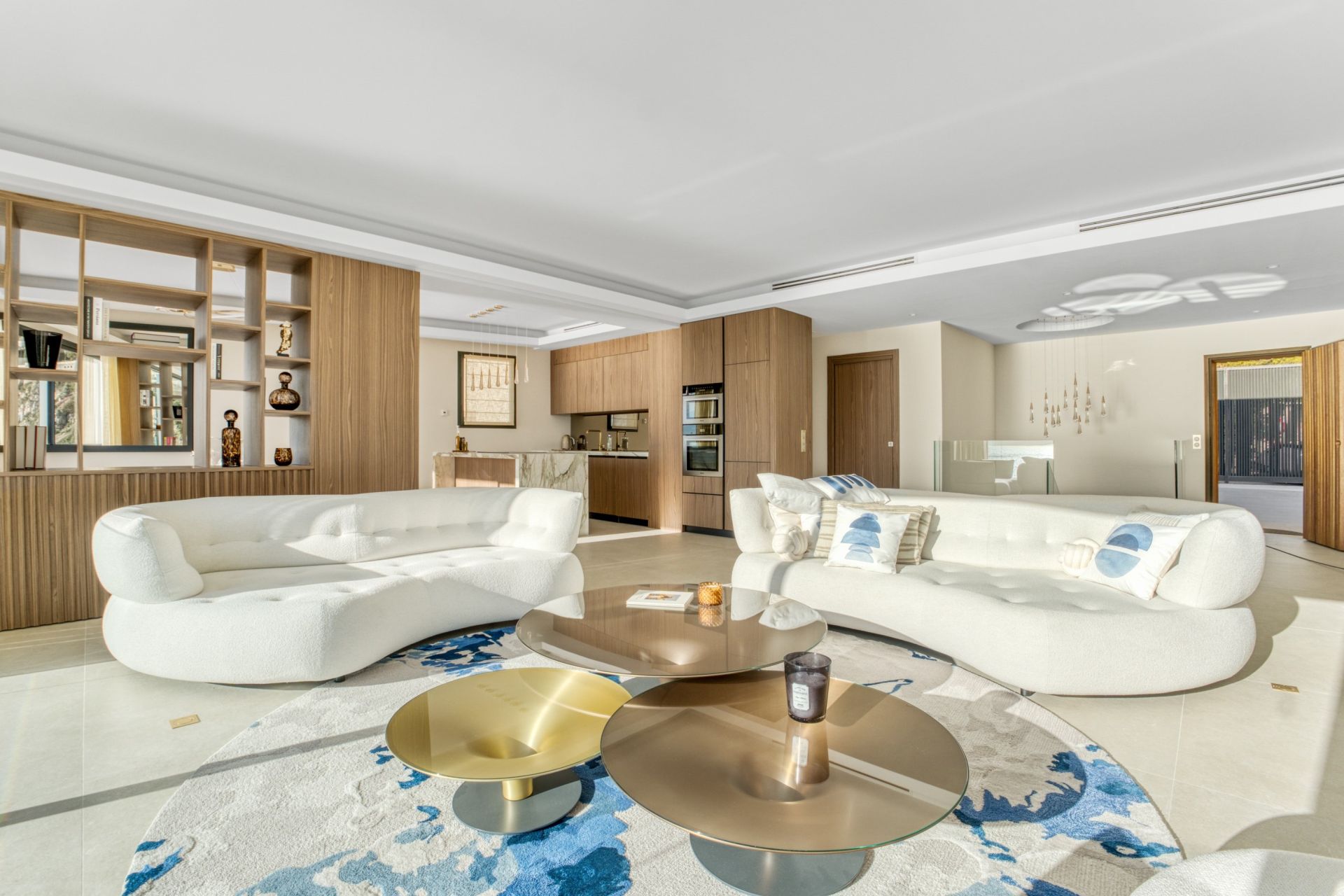 contemporary house 6 Rooms for sale on NICE (06000)