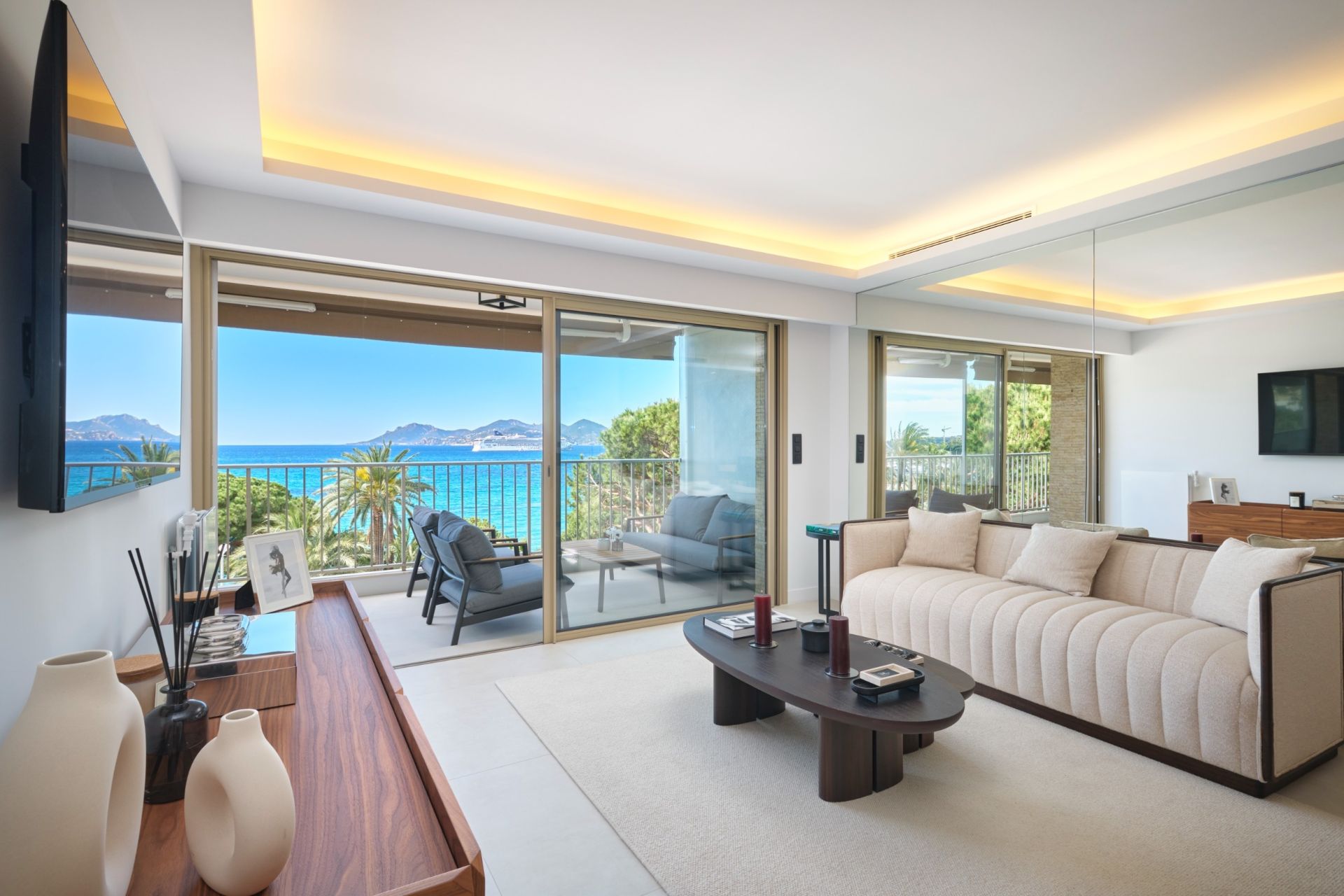 apartment 3 Rooms for sale on CANNES (06400)