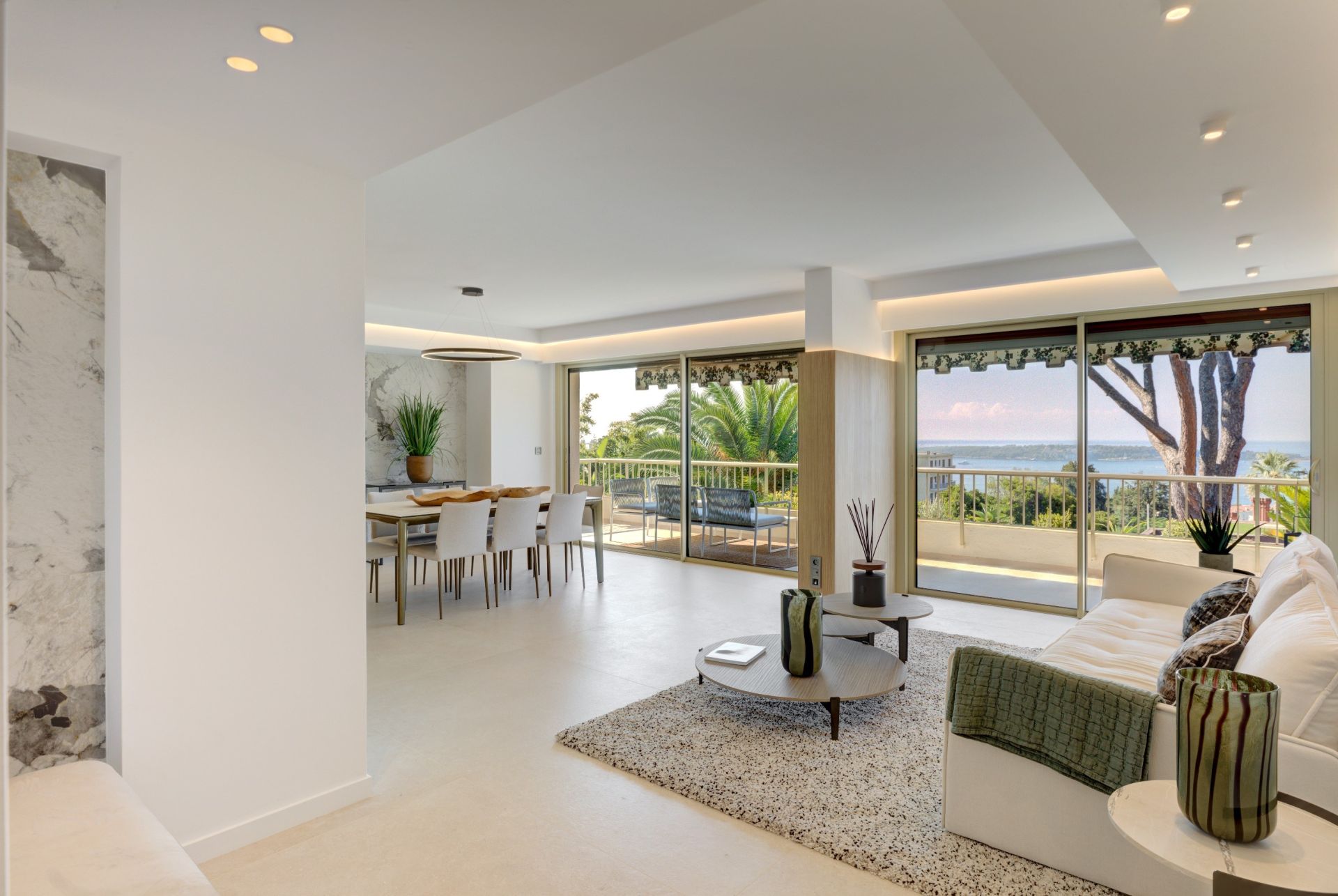 apartment 5 Rooms for sale on CANNES (06400)