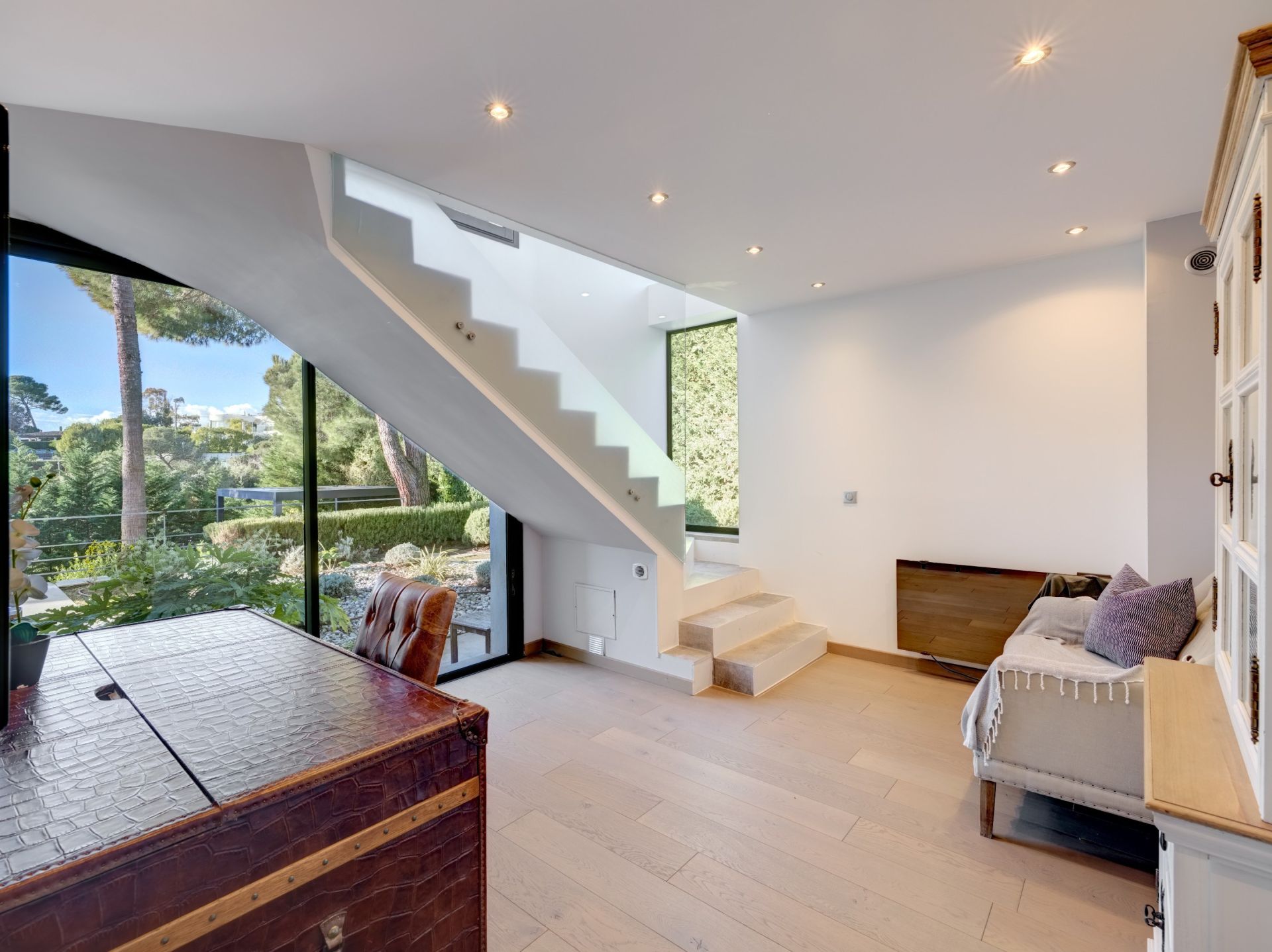 maison contemporaine 5 Pièces en vente sur VALLAURIS (06220)