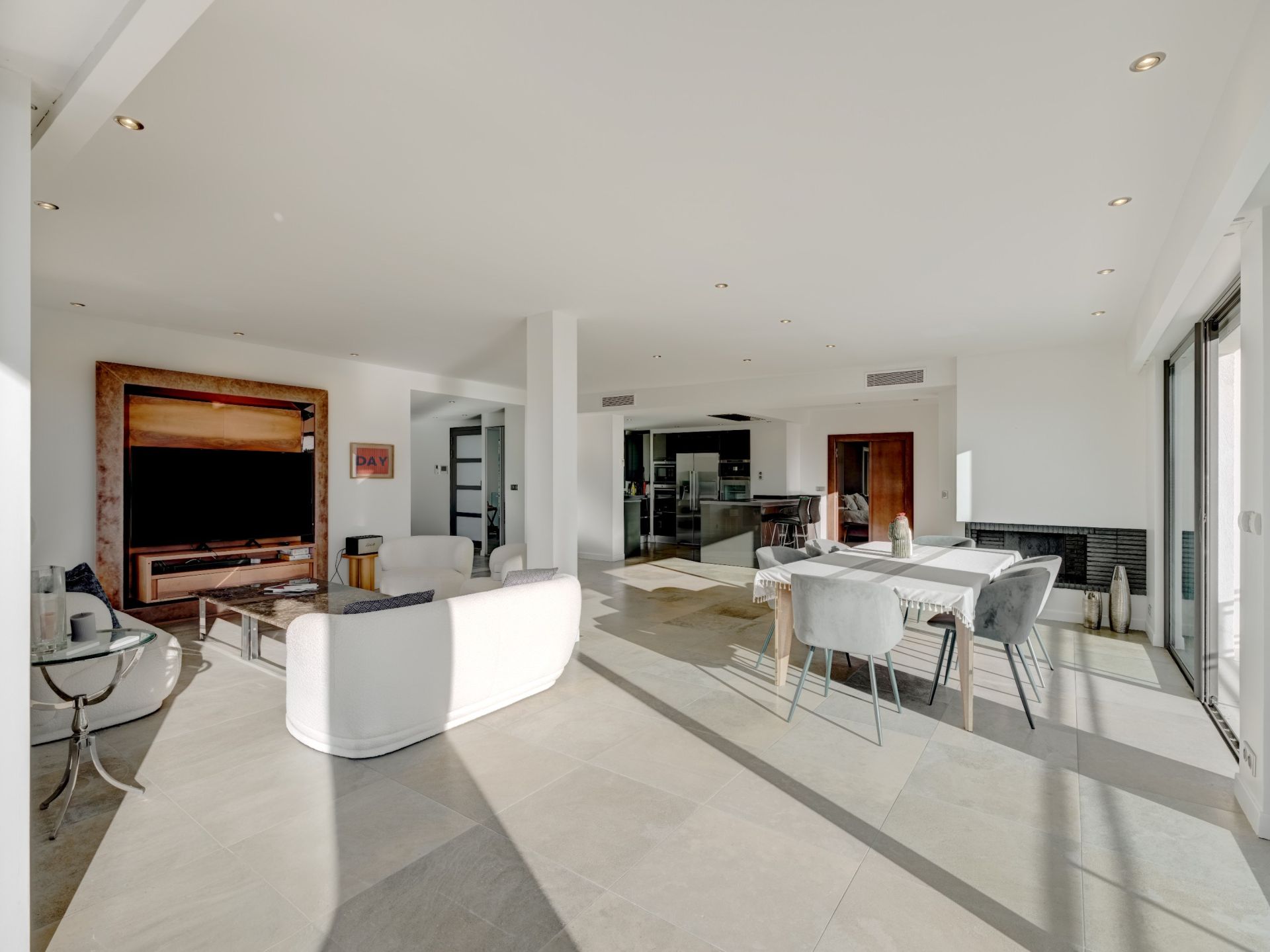 maison contemporaine 5 Pièces en vente sur VALLAURIS (06220)