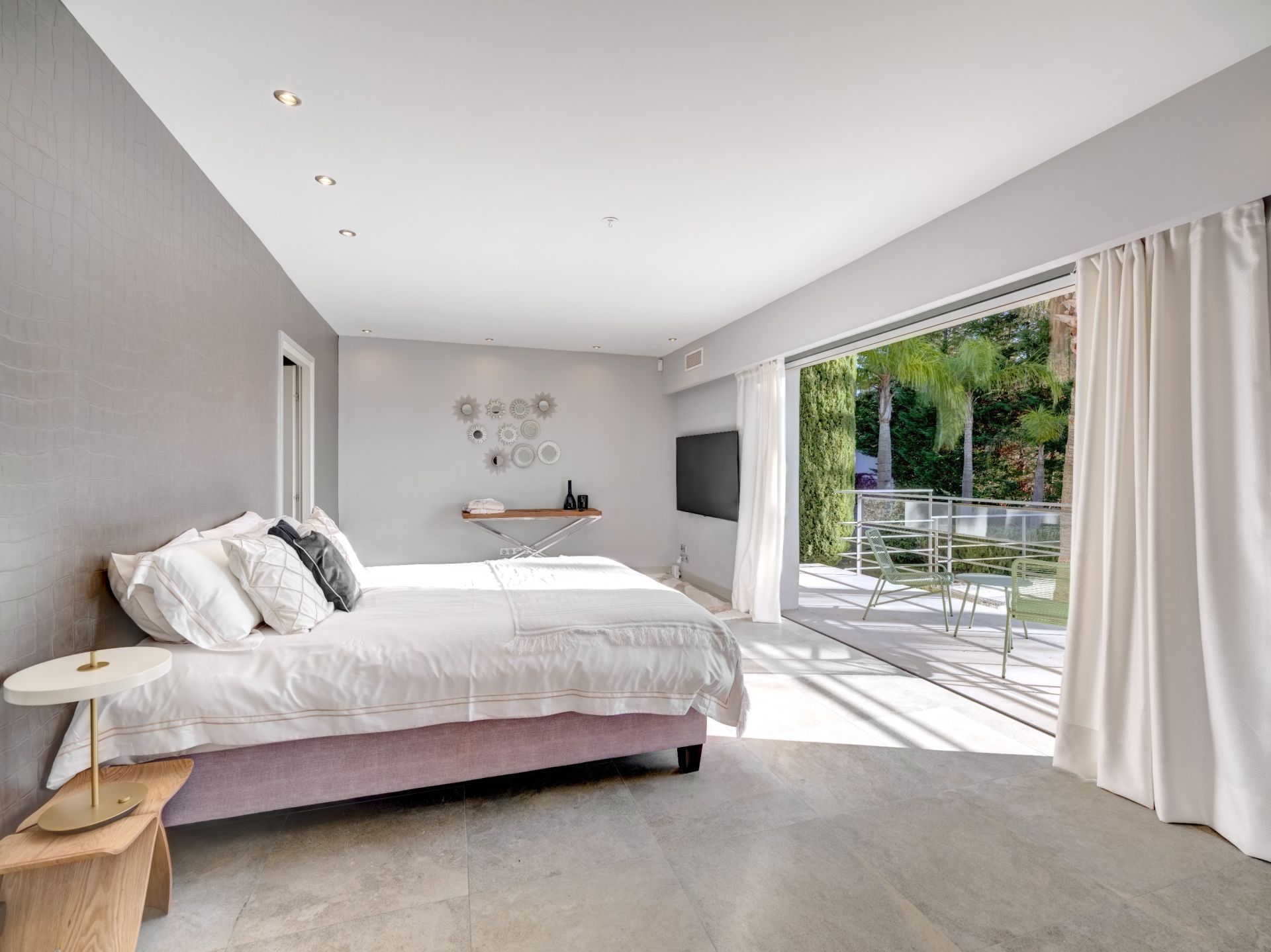 maison contemporaine 5 Pièces en vente sur VALLAURIS (06220)