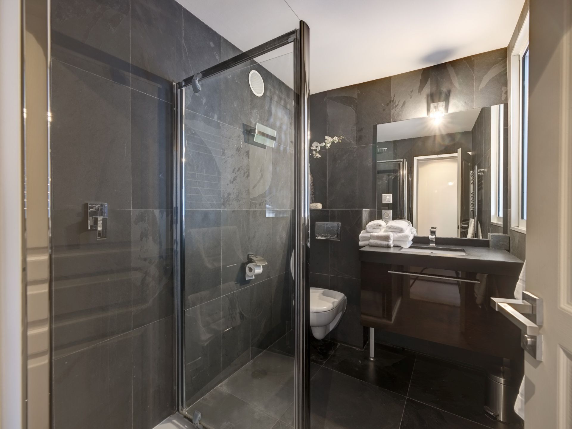 contemporary house 5 Rooms for sale on VALLAURIS (06220)