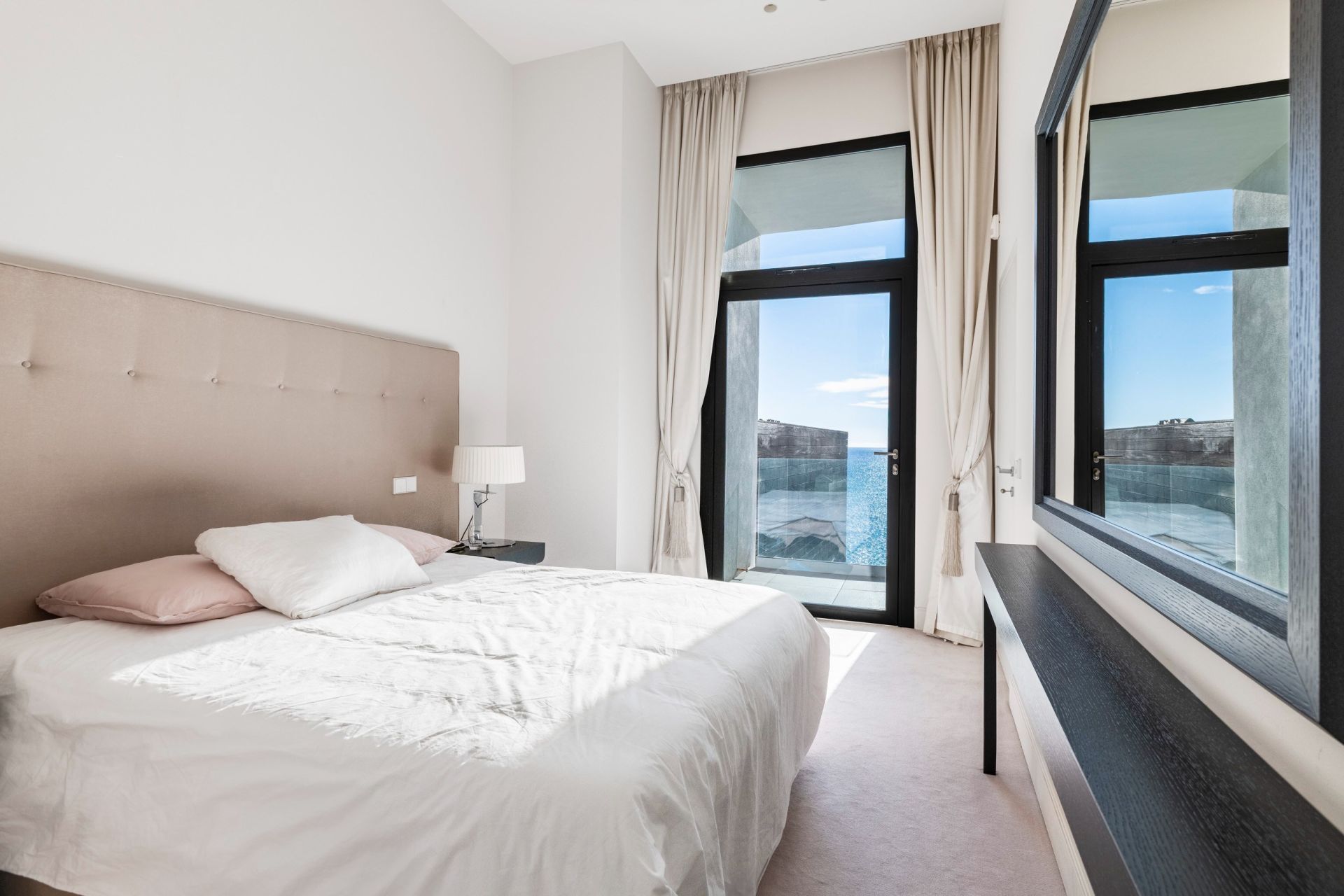 penthouse 9 Rooms for sale on NICE (06000)