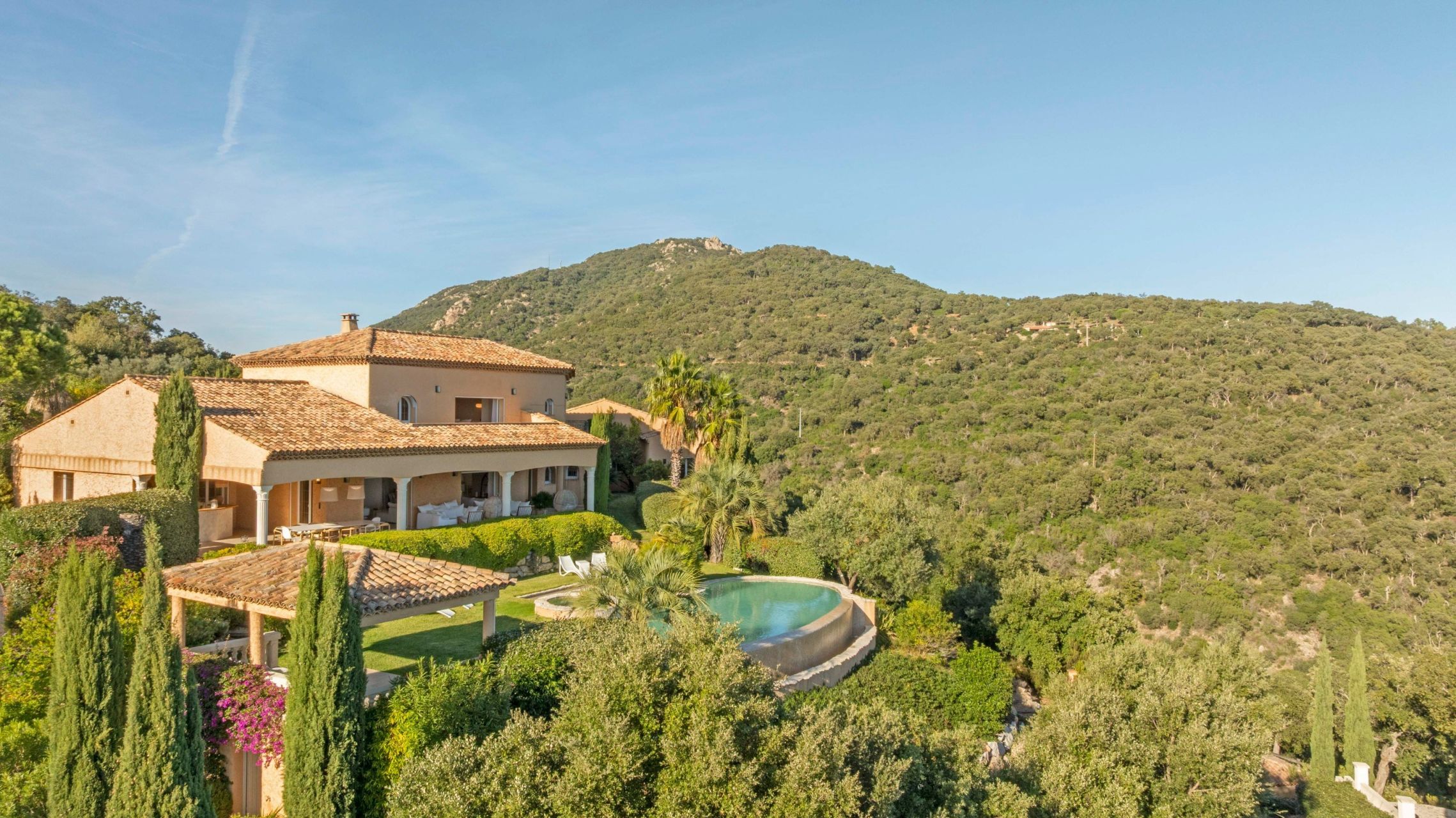 maison de maître 12 Pièces en vente sur GRIMAUD (83310)