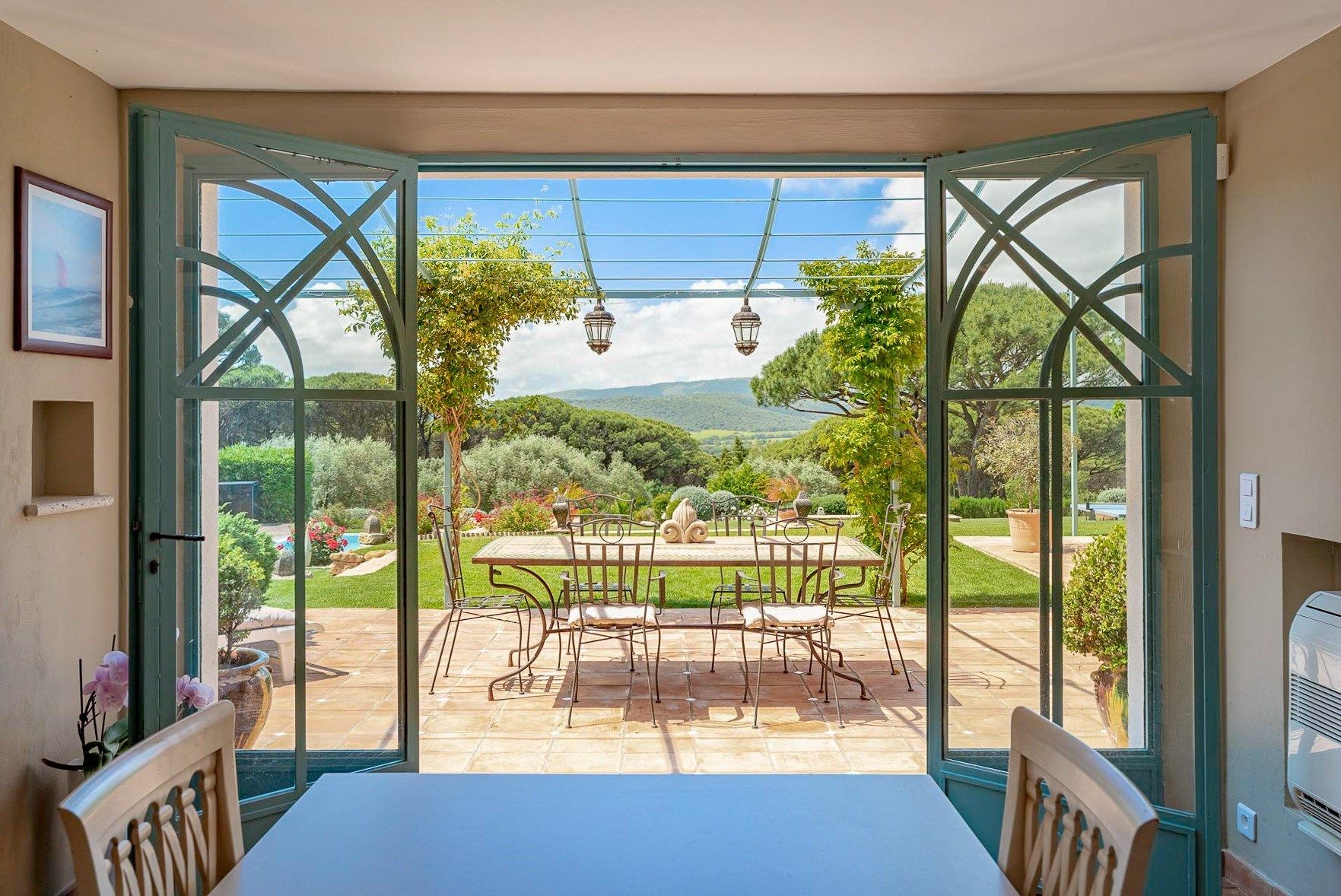 villa 10 Rooms for sale on ST TROPEZ (83990)