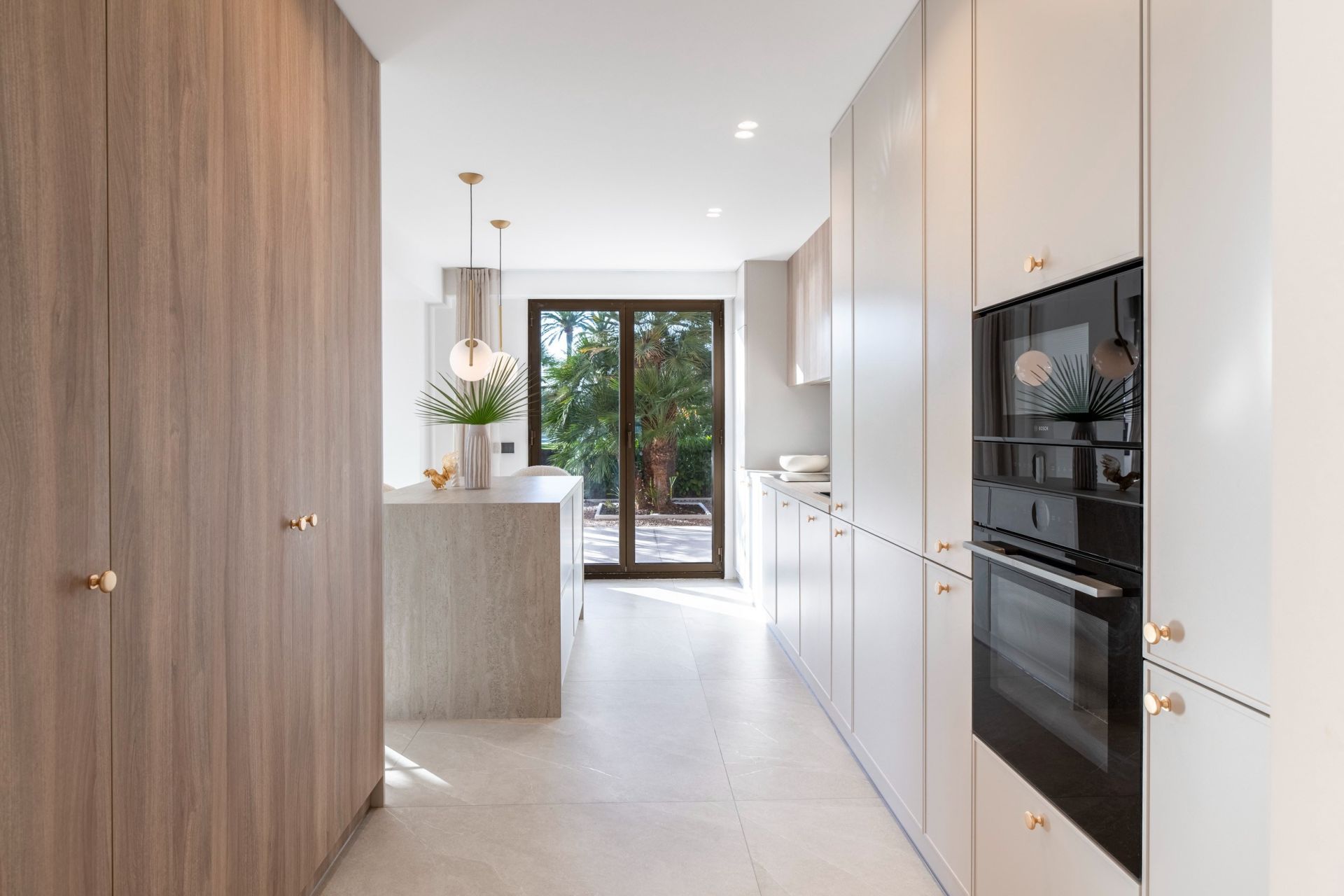 apartment 4 Rooms for sale on NICE (06300)