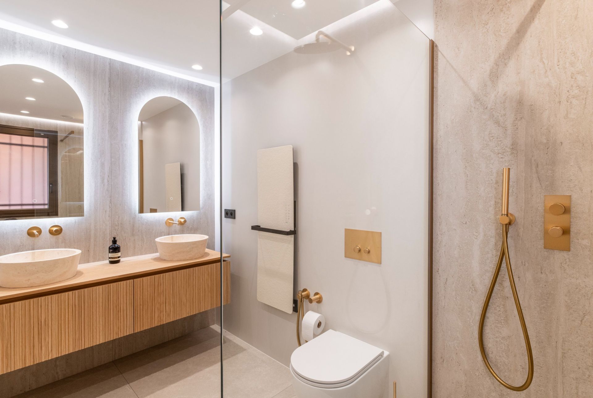 apartment 4 Rooms for sale on NICE (06300)