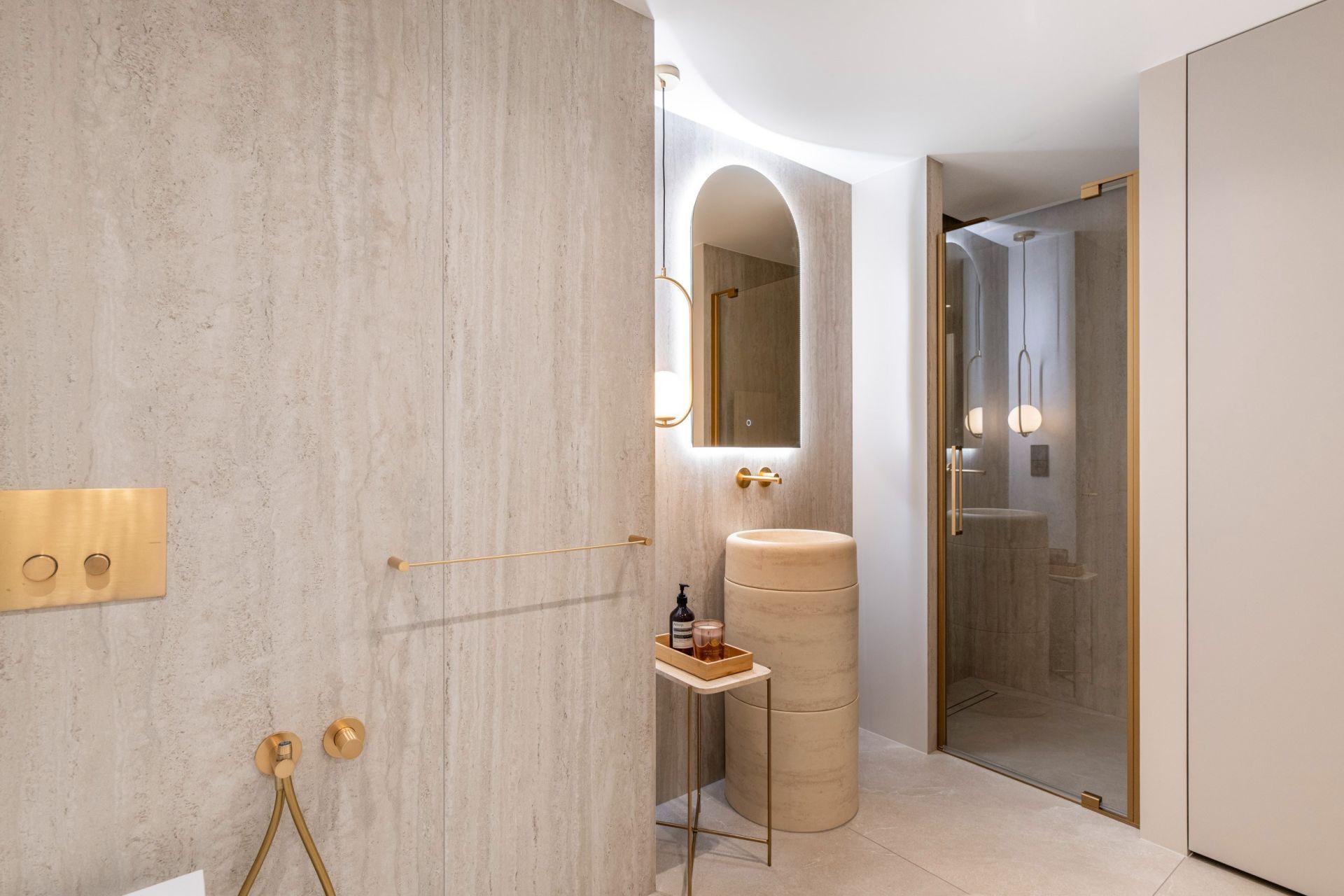 apartment 4 Rooms for sale on NICE (06300)