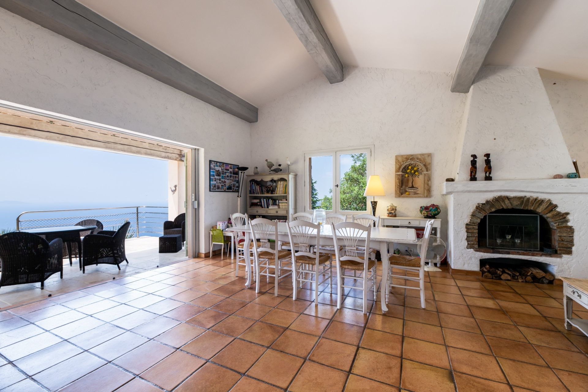 provencal house 8 Rooms for sale on RAYOL CANADEL SUR MER (83820)