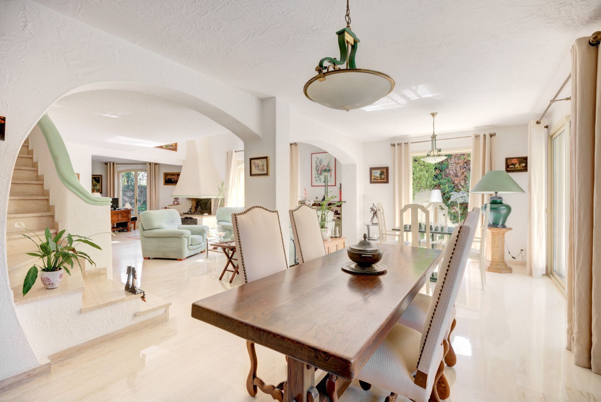 villa 6 Rooms for sale on CANNES (06400)
