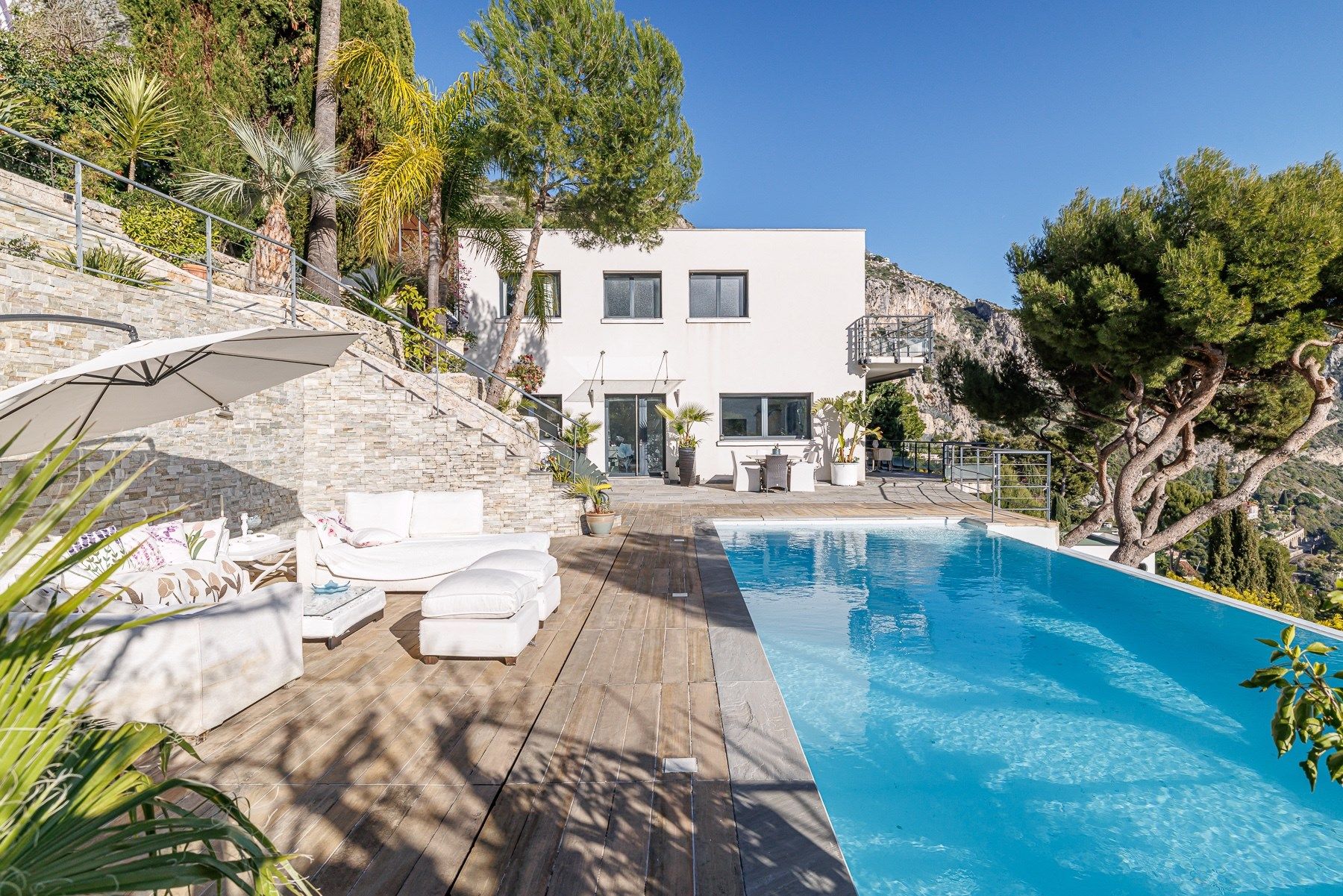 maison contemporaine 5 Pièces en vente sur EZE (06360)