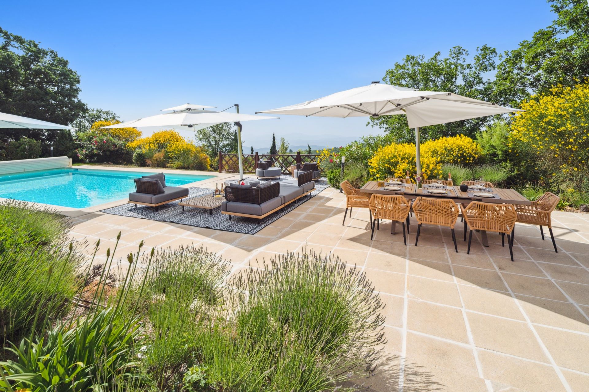 provencal house 5 Rooms for sale on MONS (83440)