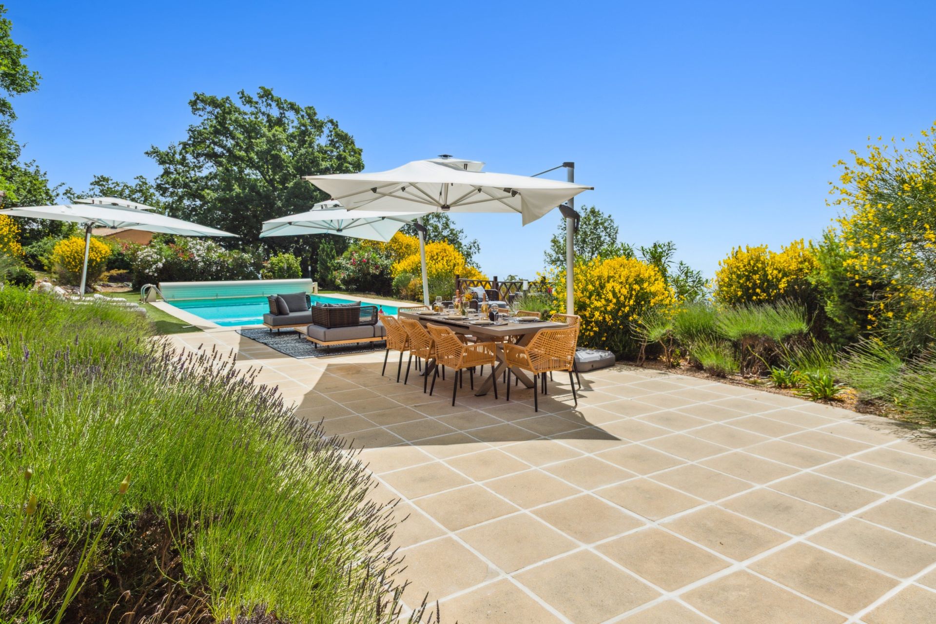 provencal house 5 Rooms for sale on MONS (83440)