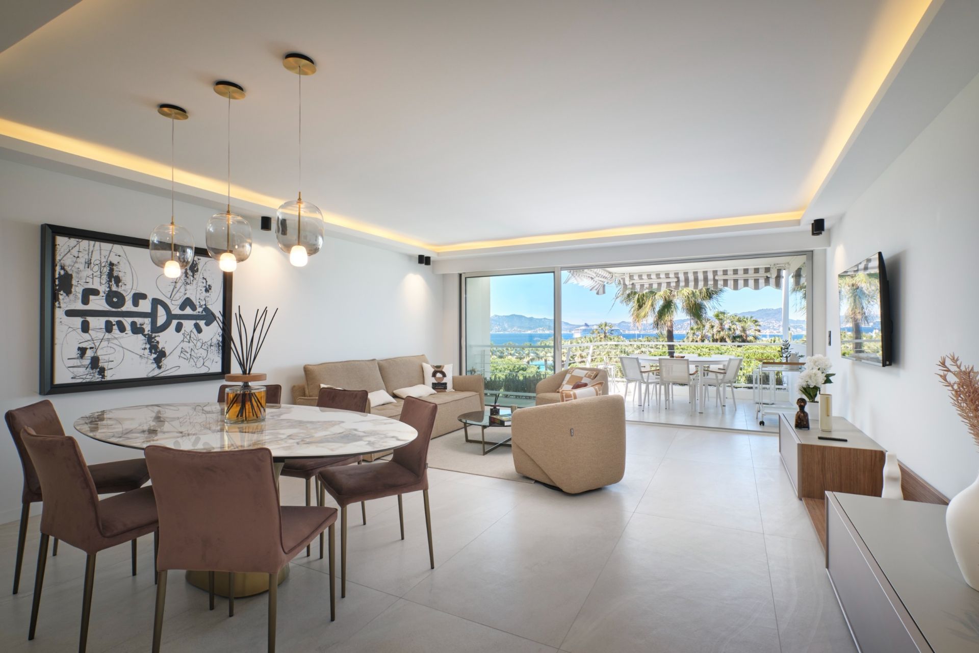 apartment 4 Rooms for sale on CANNES (06400)