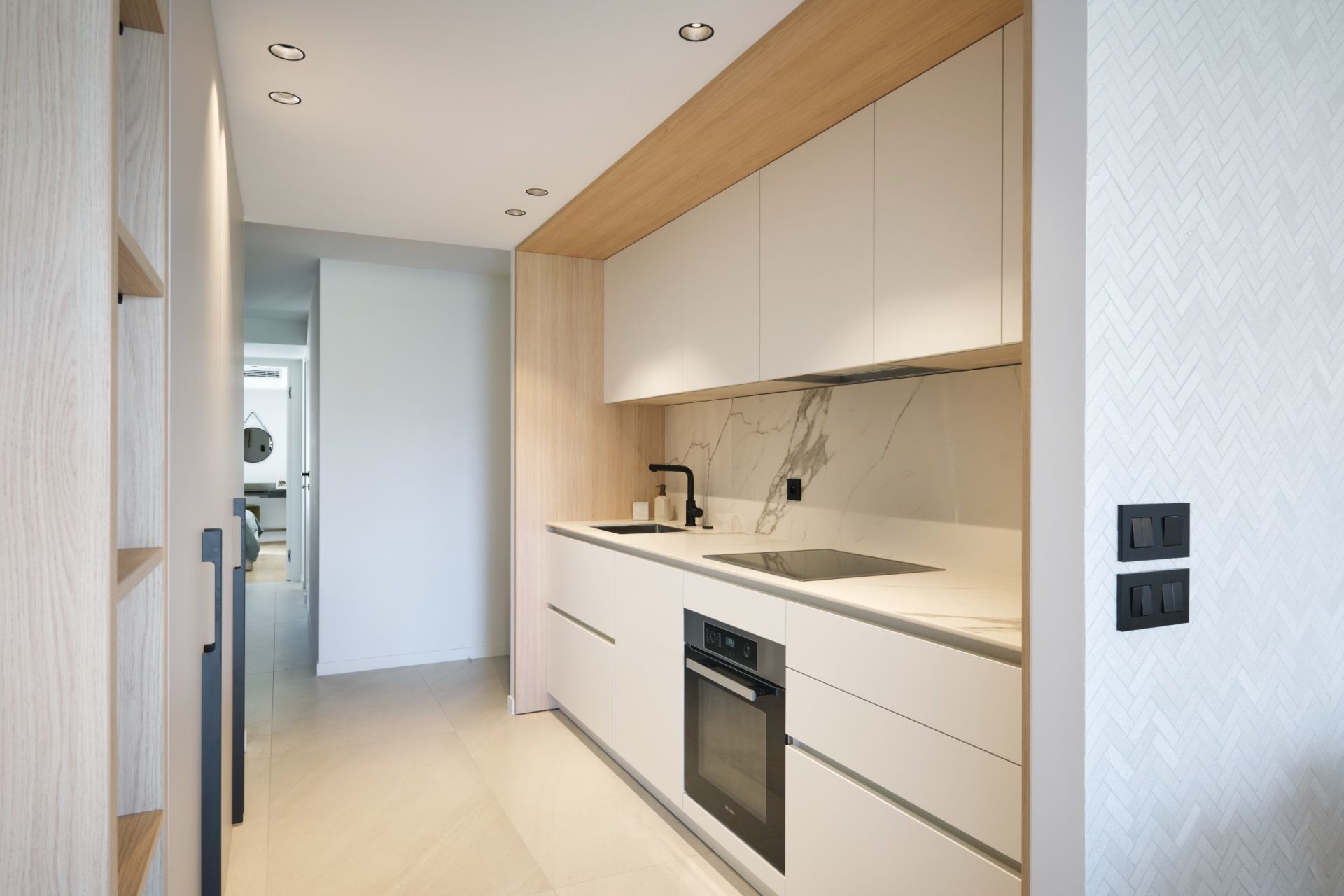 apartment 4 Rooms for sale on CANNES (06400)