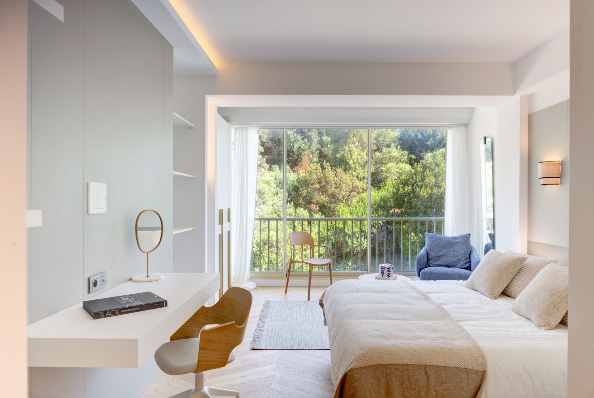 apartment 4 Rooms for sale on CANNES (06400)