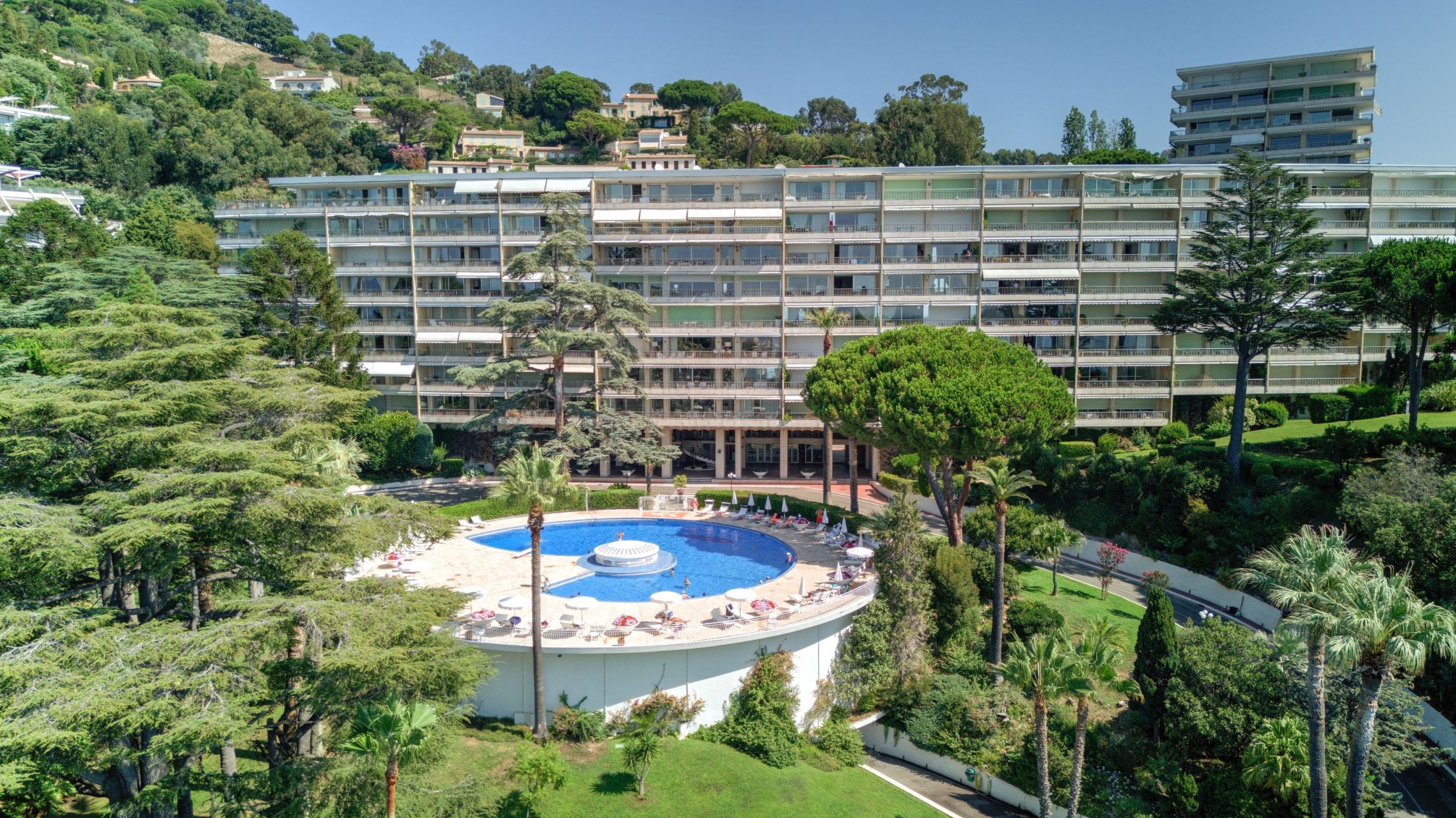 apartment 4 Rooms for sale on CANNES (06400)