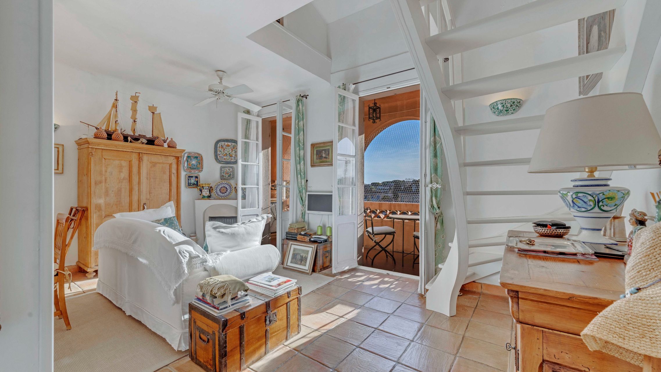 apartment 2 Rooms for sale on ST TROPEZ (83990)