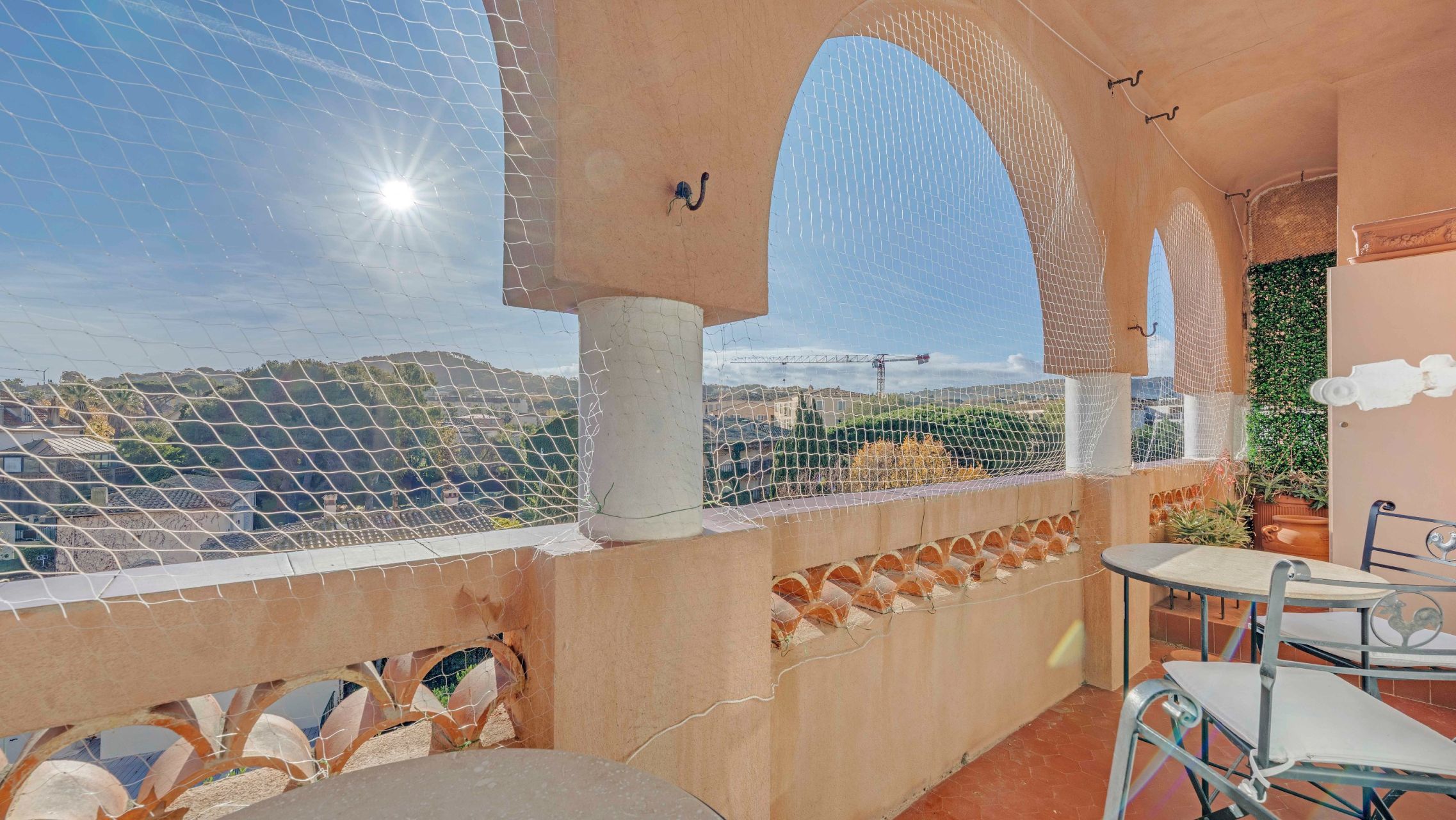 apartment 2 Rooms for sale on ST TROPEZ (83990)