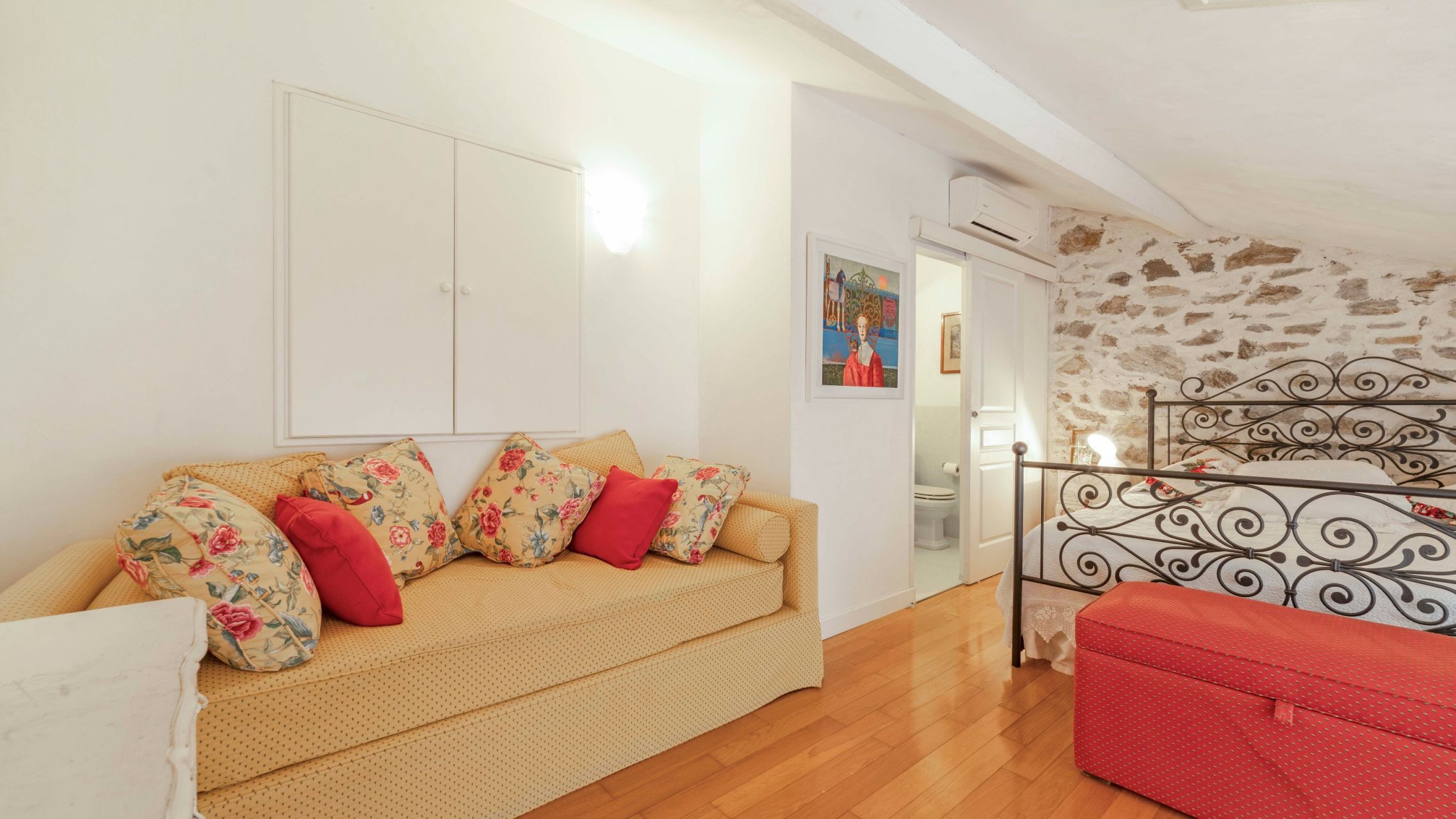 apartment 2 Rooms for sale on ST TROPEZ (83990)