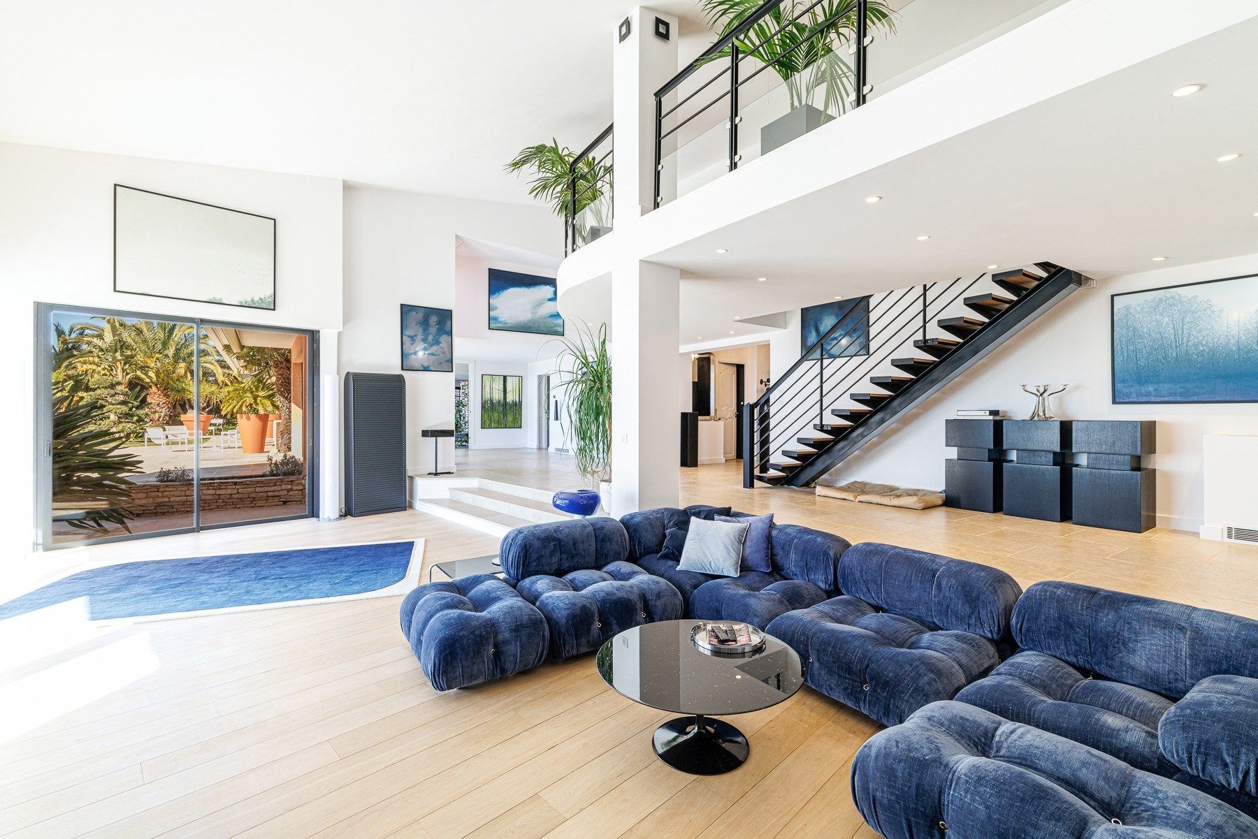 villa 8 Rooms for sale on NICE (06000)