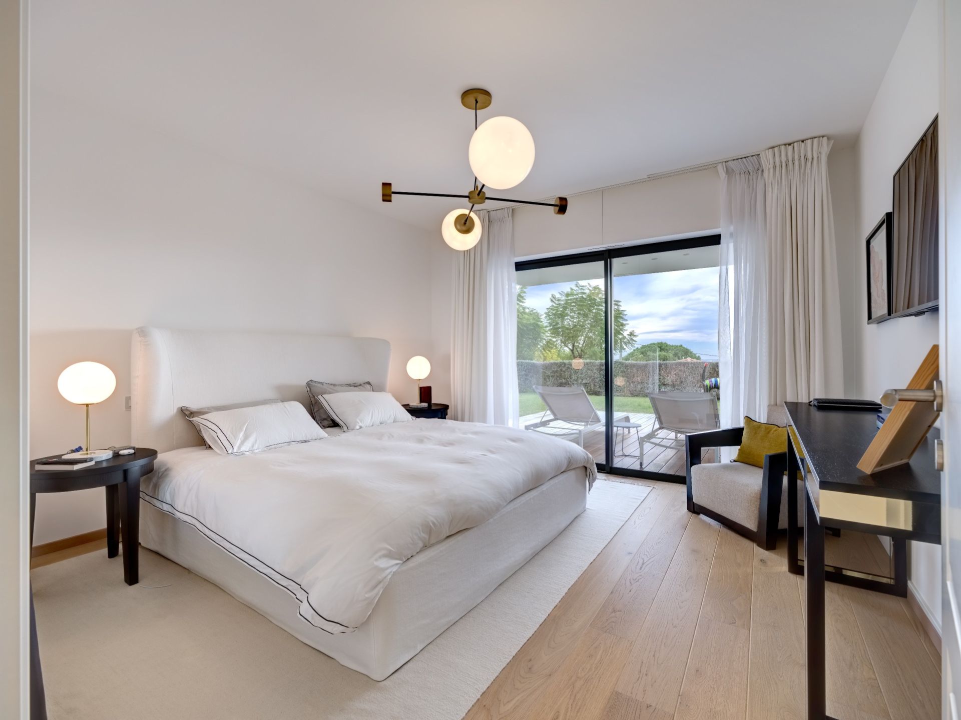 appartement 4 Pièces en vente sur VALLAURIS (06220)