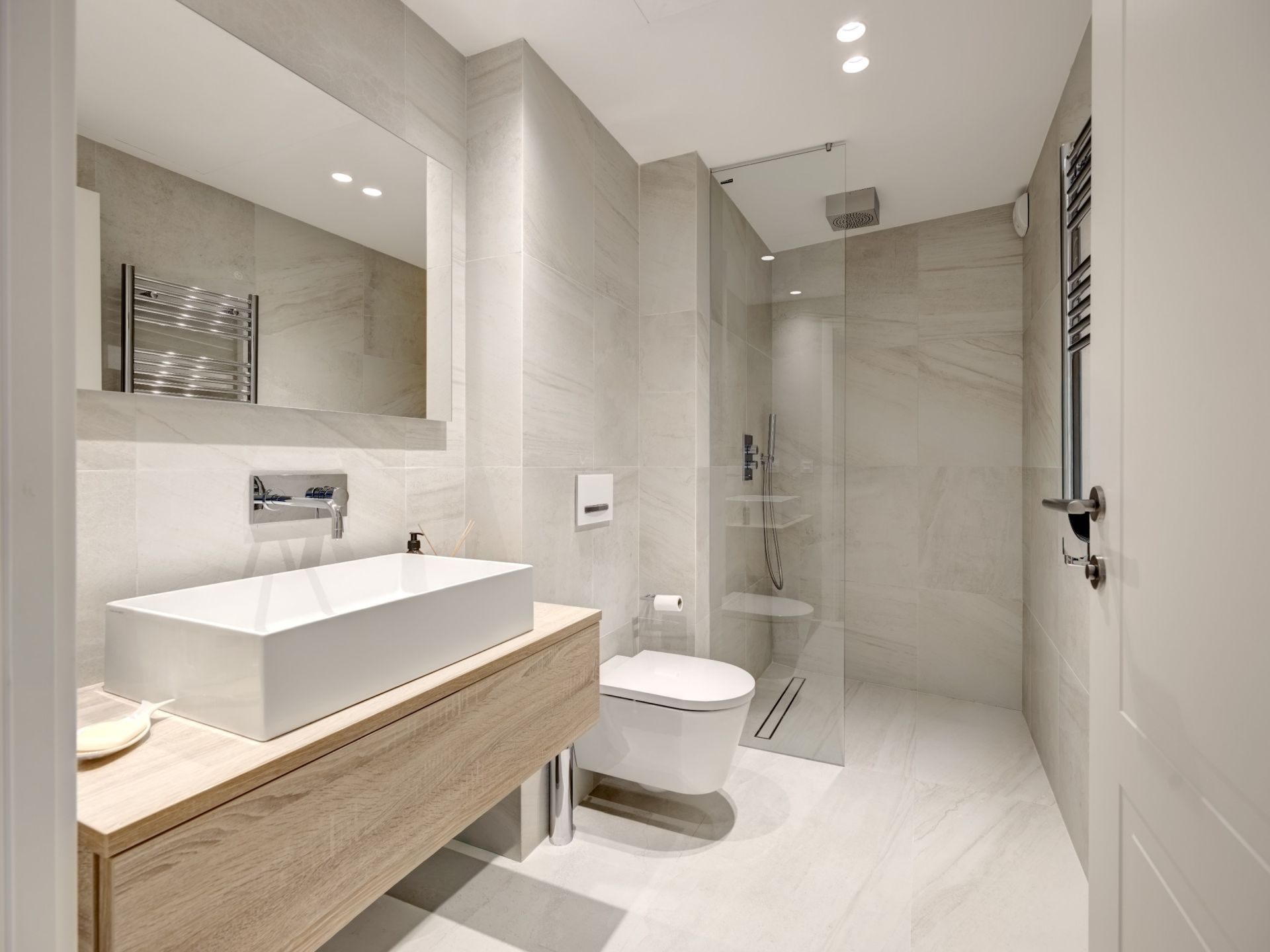 apartment 4 Rooms for sale on VALLAURIS (06220)