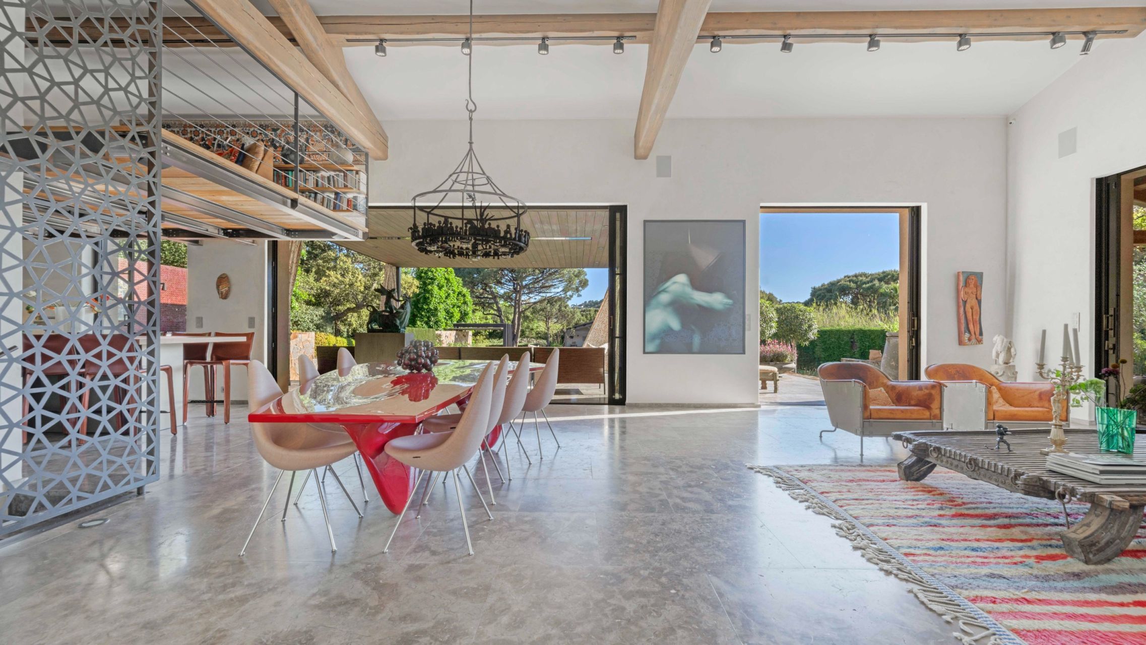 villa 10 Rooms for sale on ST TROPEZ (83990)