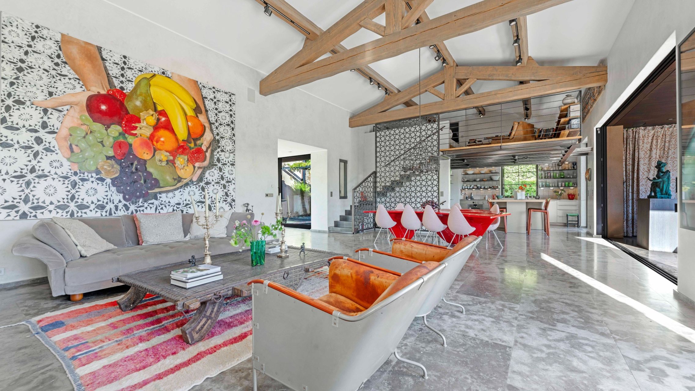 villa 10 Rooms for sale on ST TROPEZ (83990)