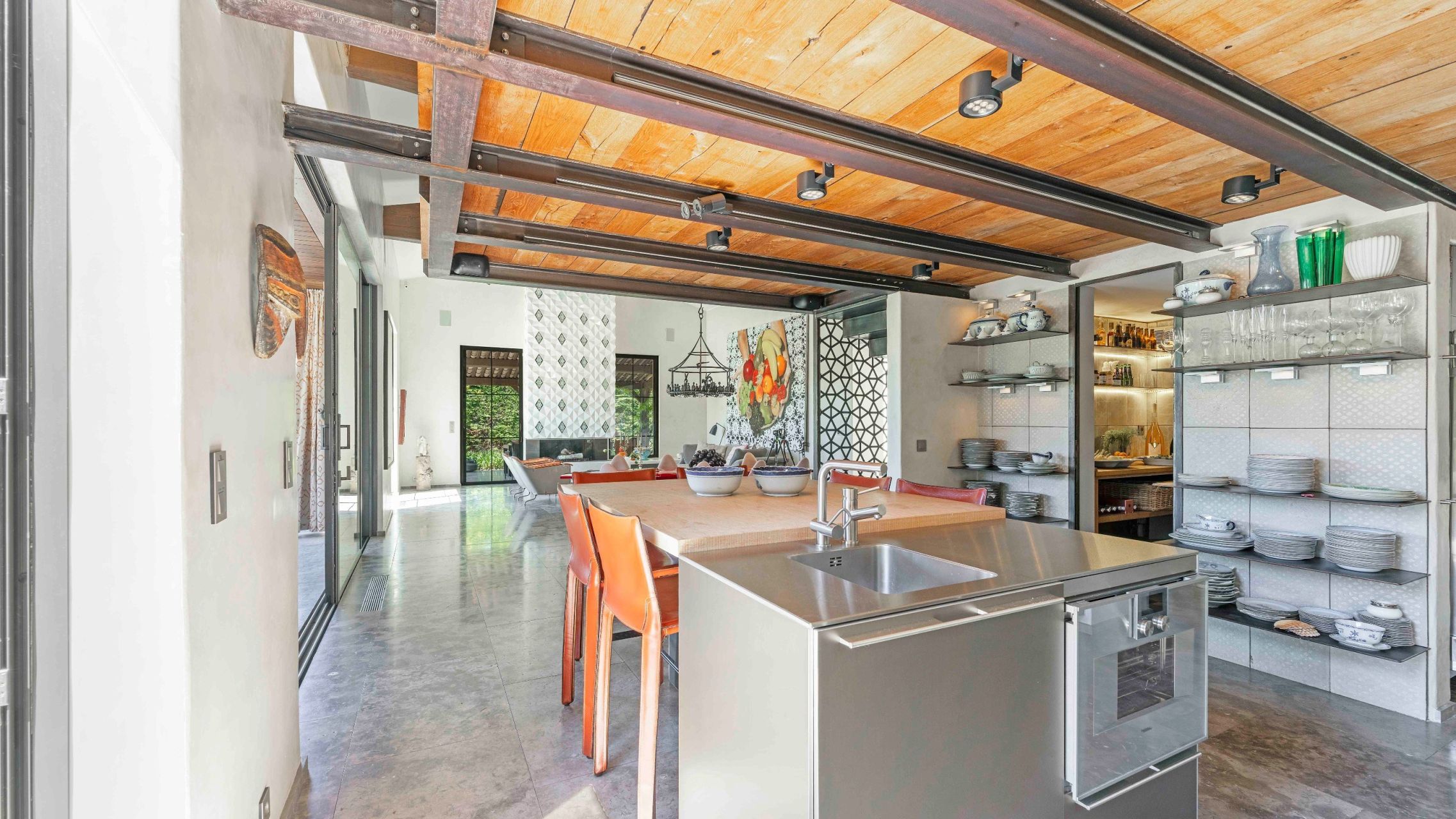 villa 10 Rooms for sale on ST TROPEZ (83990)