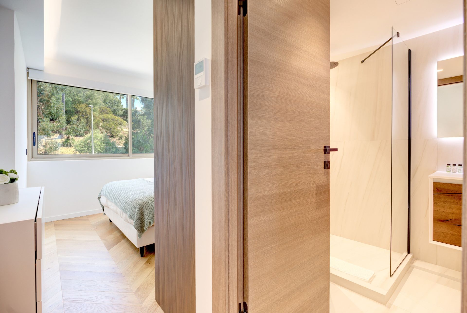 apartment 4 Rooms for sale on CANNES (06400)