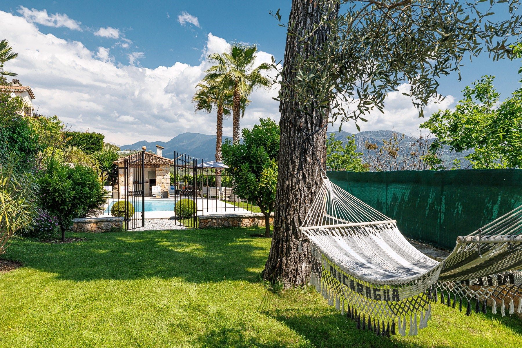 villa 5 Rooms for sale on GATTIERES (06510)