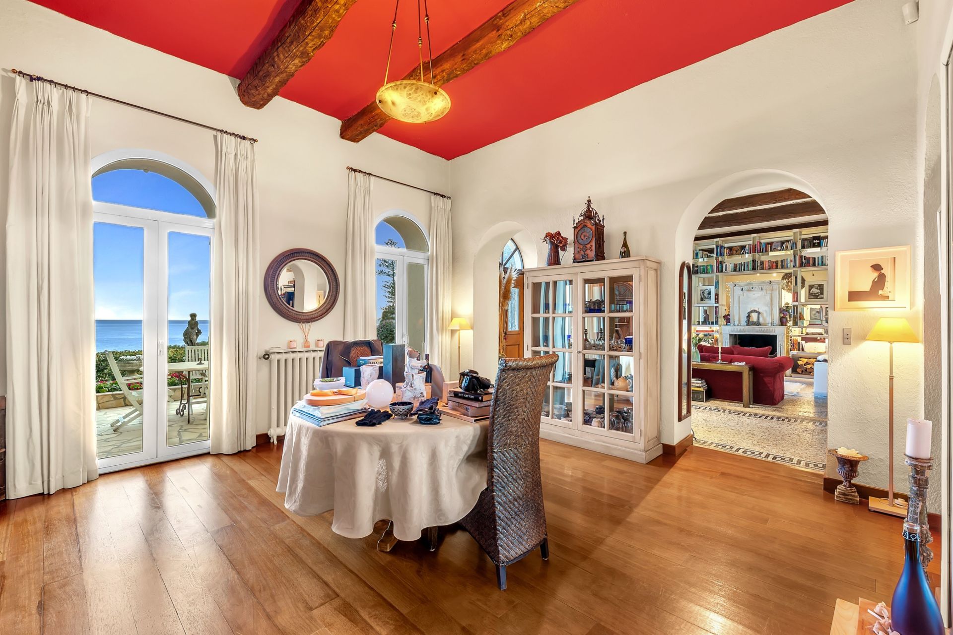 mansion 10 Rooms for sale on EZE (06360)