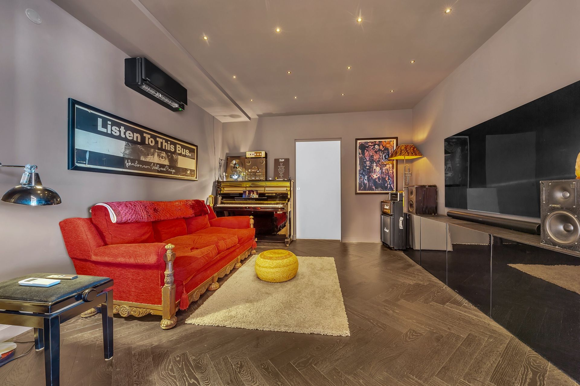 mansion 10 Rooms for sale on EZE (06360)