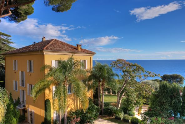 Vente Maison de maître Èze 10&nbsp;Pièces 558.95&nbsp;m²