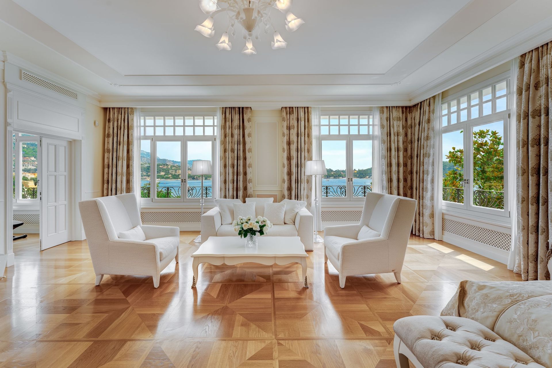 castle 9 Rooms for sale on VILLEFRANCHE SUR MER (06230)