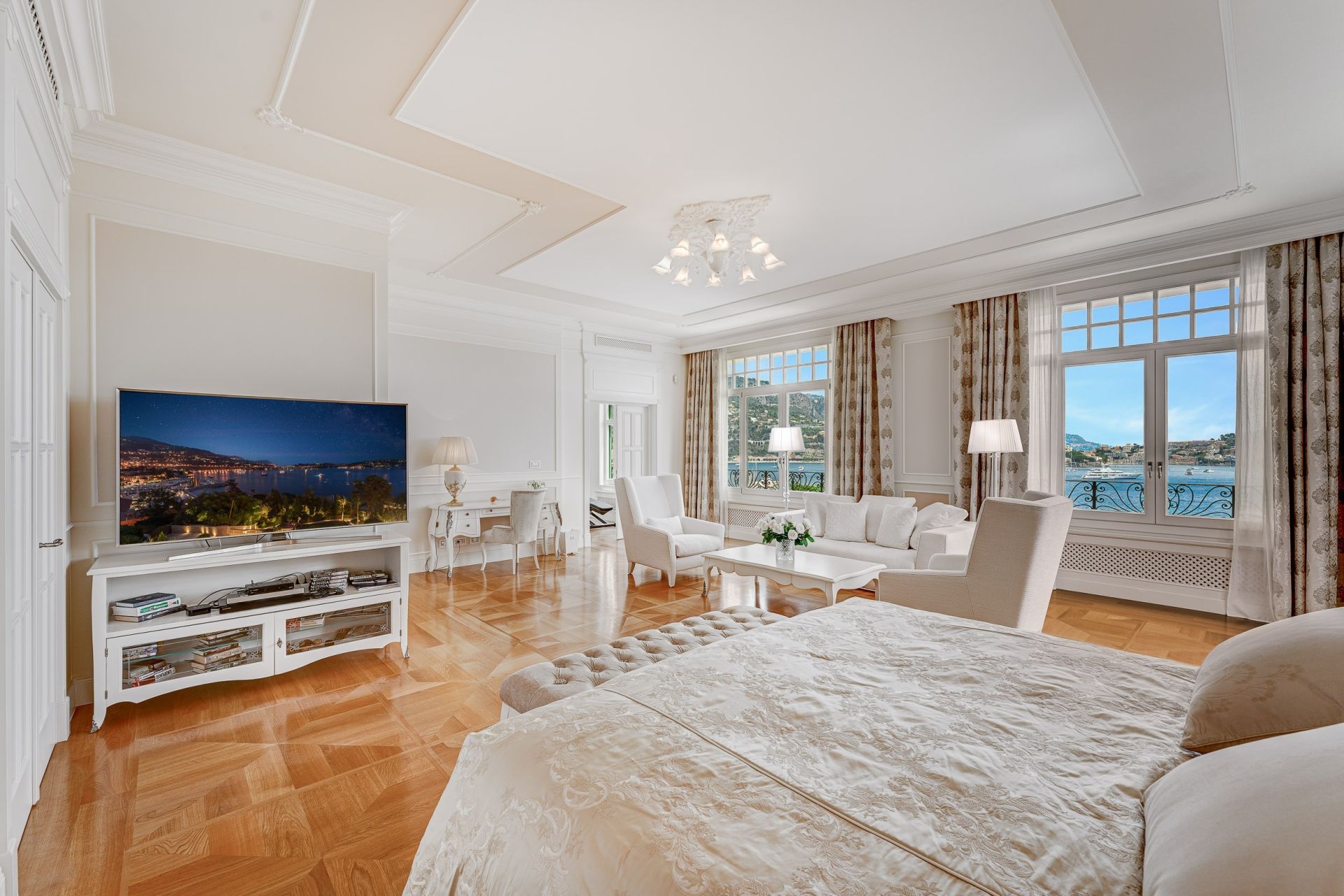 castle 9 Rooms for sale on VILLEFRANCHE SUR MER (06230)