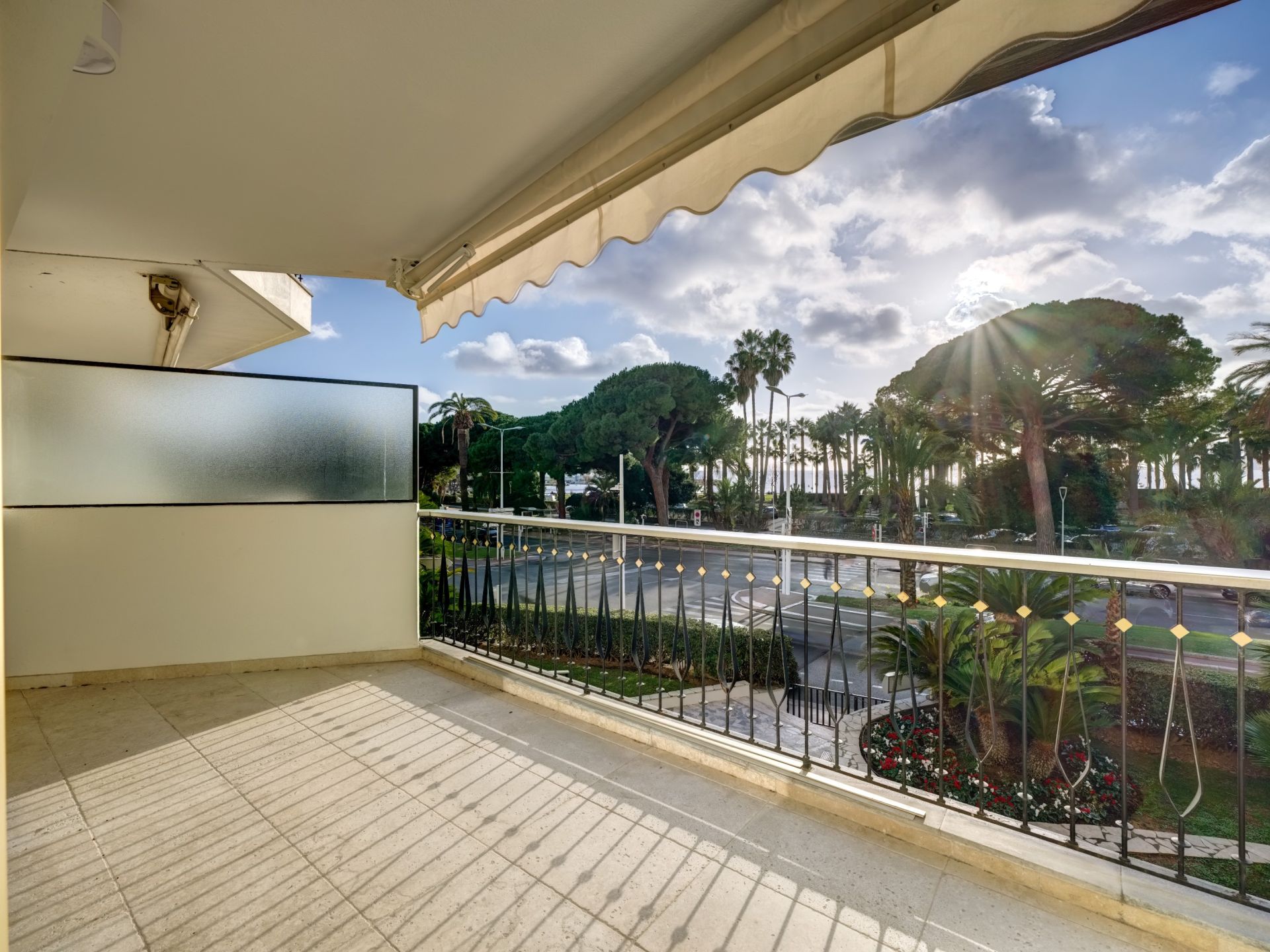 apartment 3 Rooms for sale on CANNES (06400)