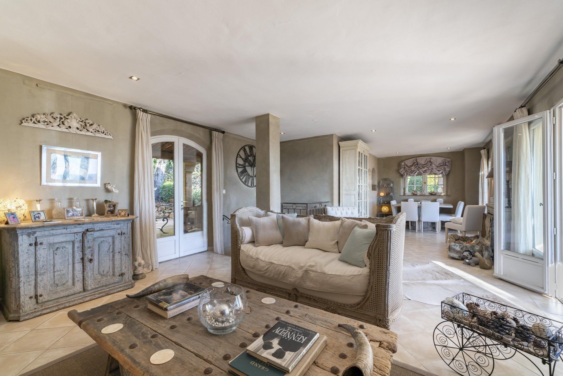 maison provençale 6 Pièces en vente sur CHATEAUNEUF GRASSE (06740)