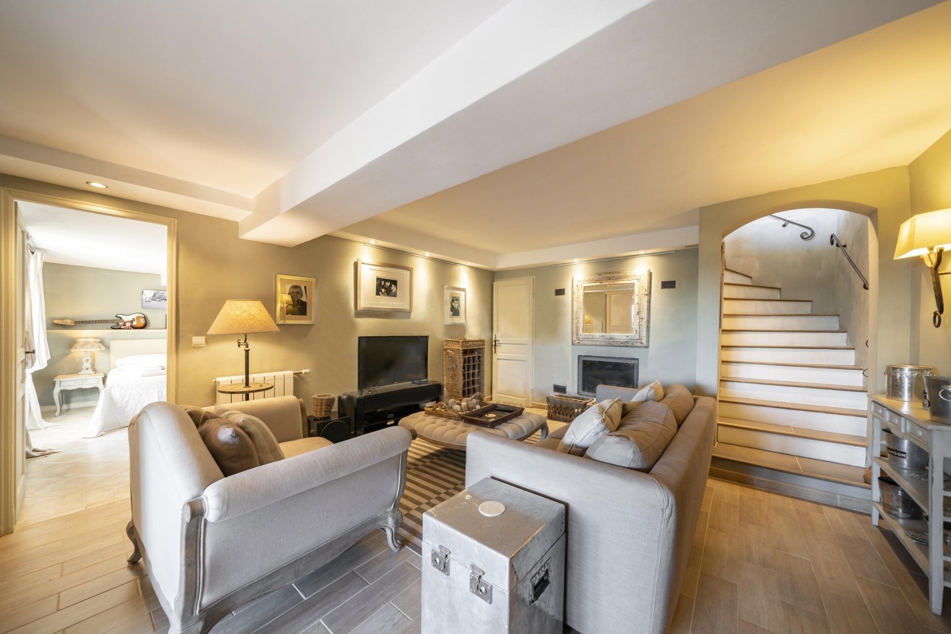 provencal house 6 Rooms for sale on CHATEAUNEUF GRASSE (06740)