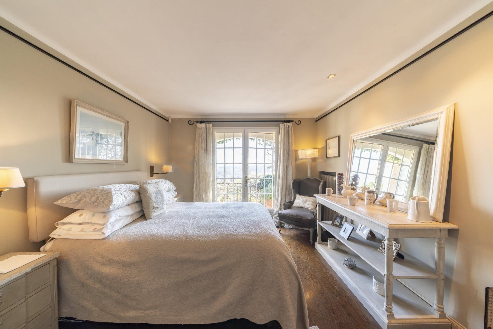 provencal house 6 Rooms for sale on CHATEAUNEUF GRASSE (06740)