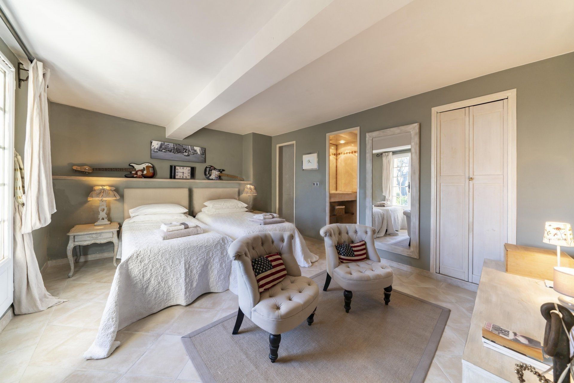 provencal house 6 Rooms for sale on CHATEAUNEUF GRASSE (06740)