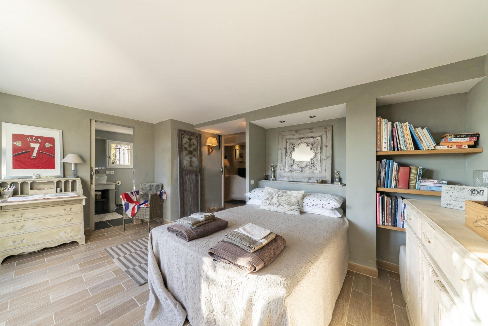 provencal house 6 Rooms for sale on CHATEAUNEUF GRASSE (06740)